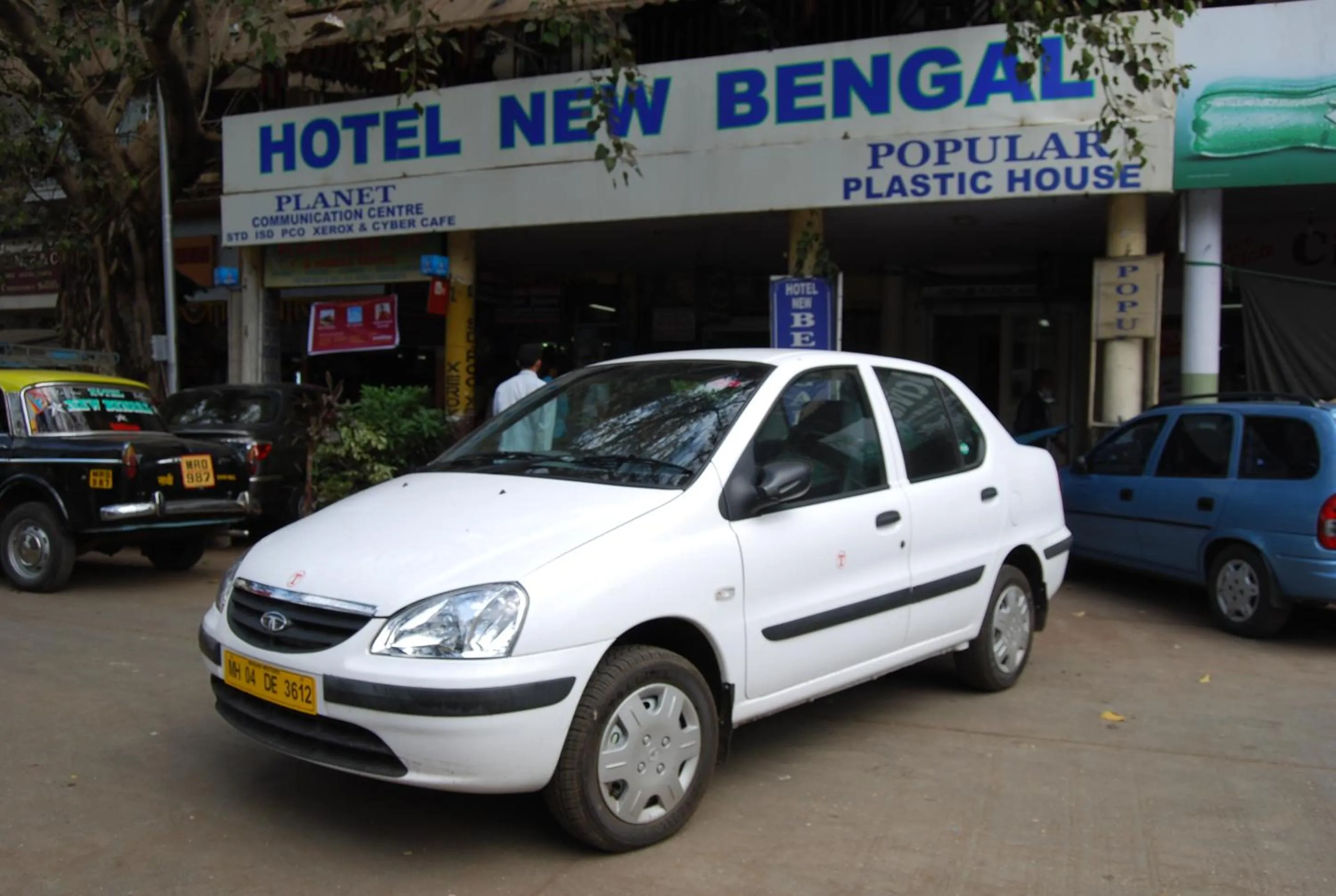 Facade/entrance in Hotel New Bengal
