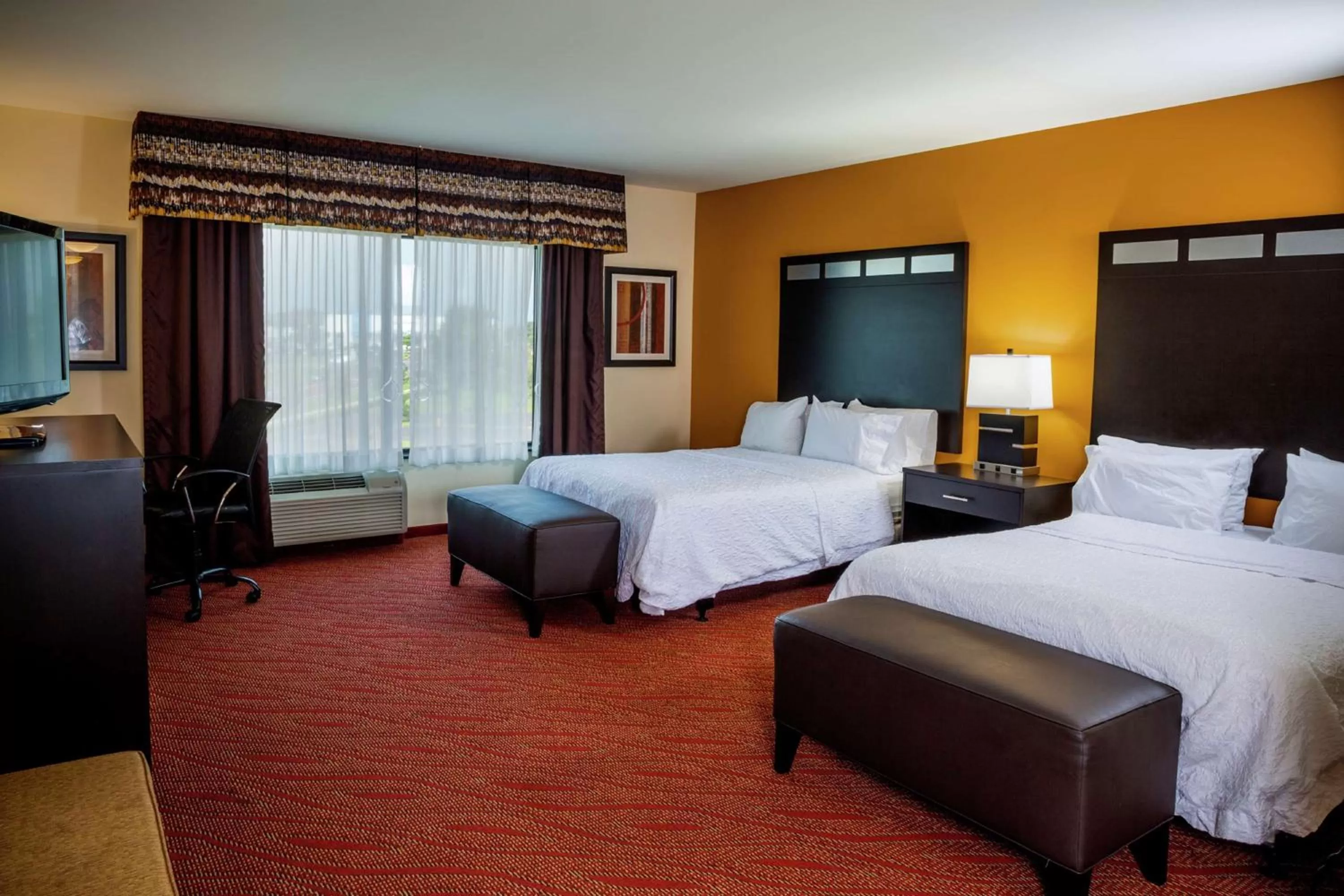 Bedroom, Bed in Hampton Inn Limerick