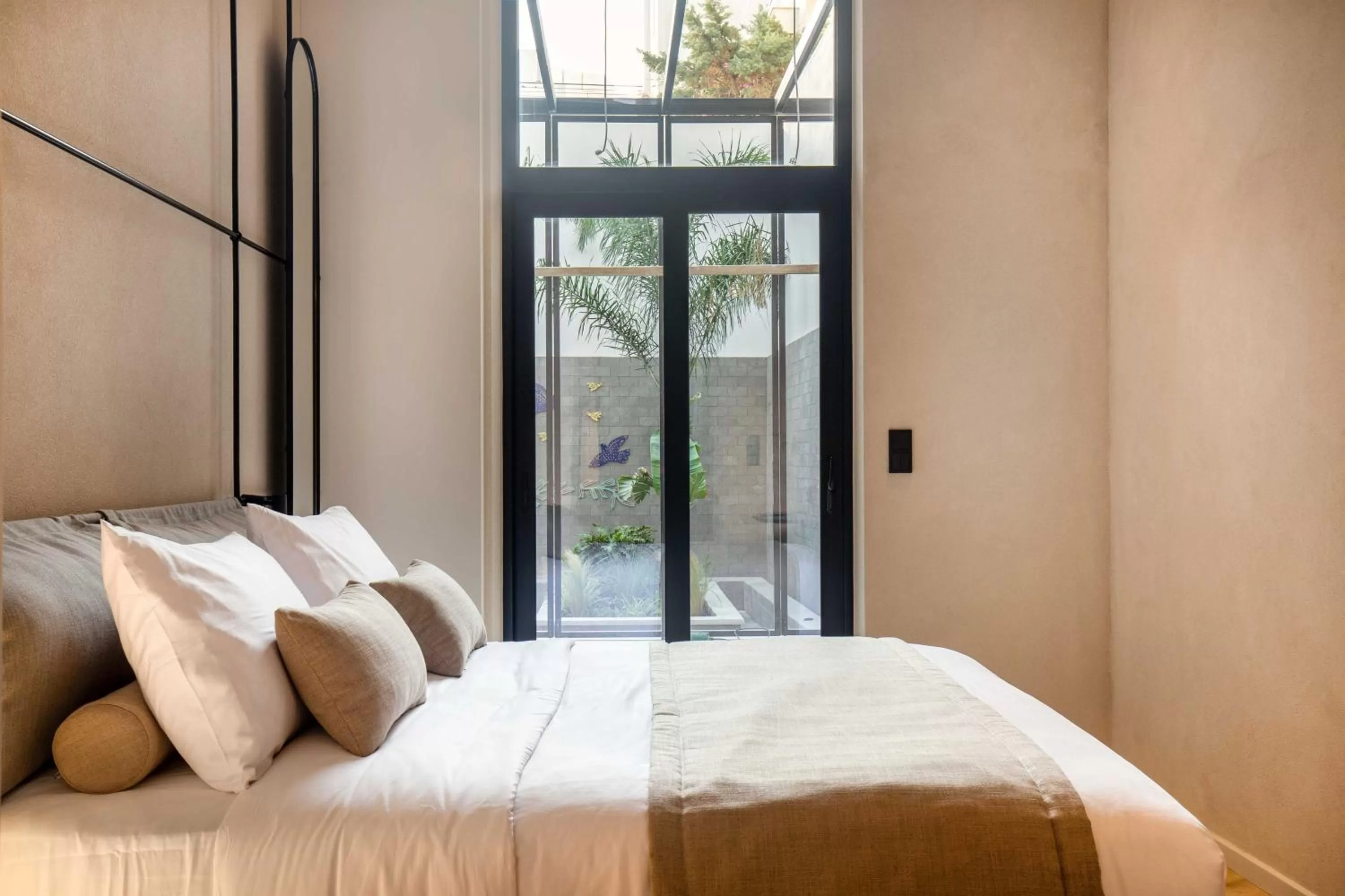 Bedroom, Bed in The Newel Psychiko