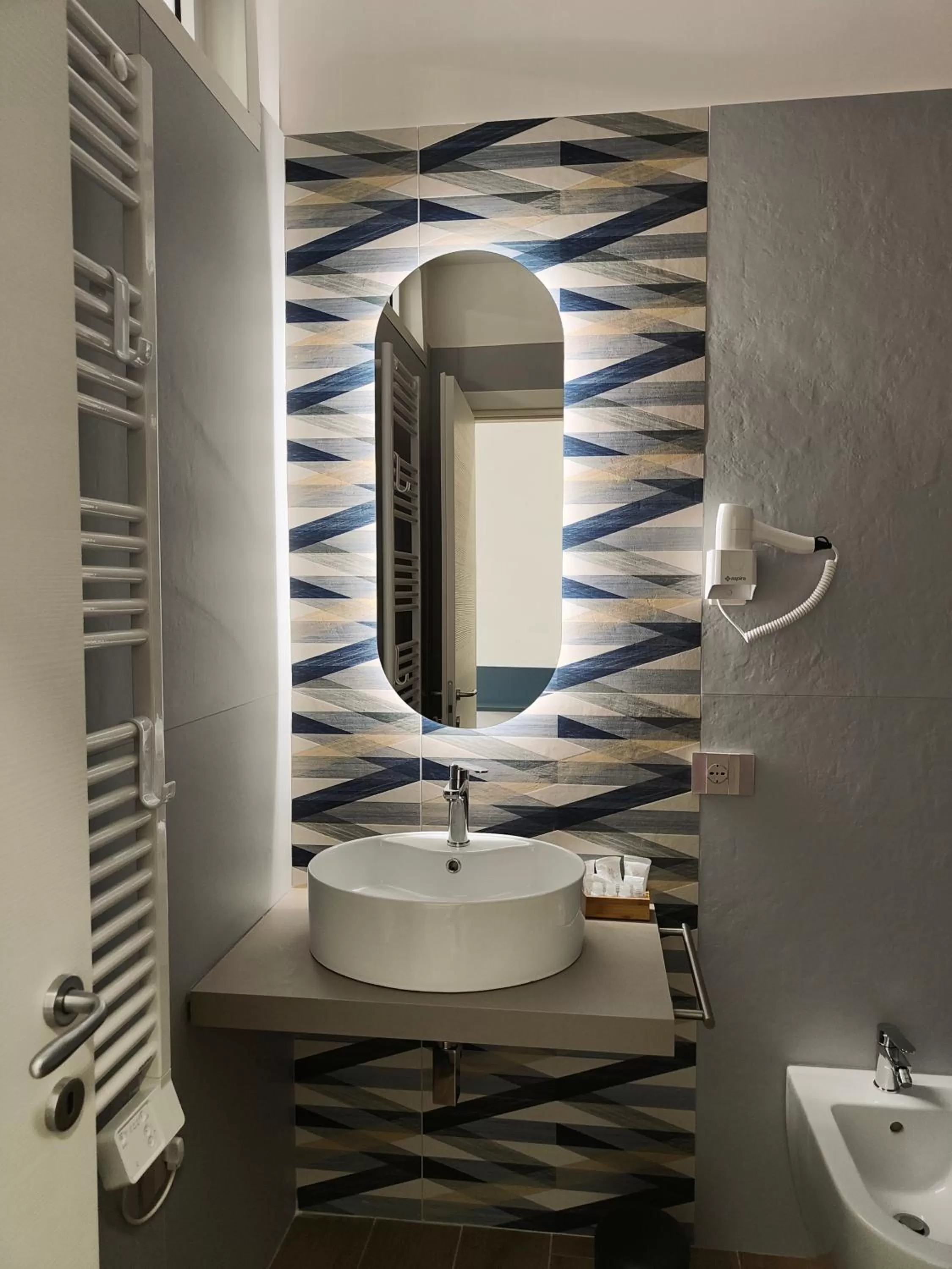 Shower, Bathroom in Pompeya Bed and Breakfast