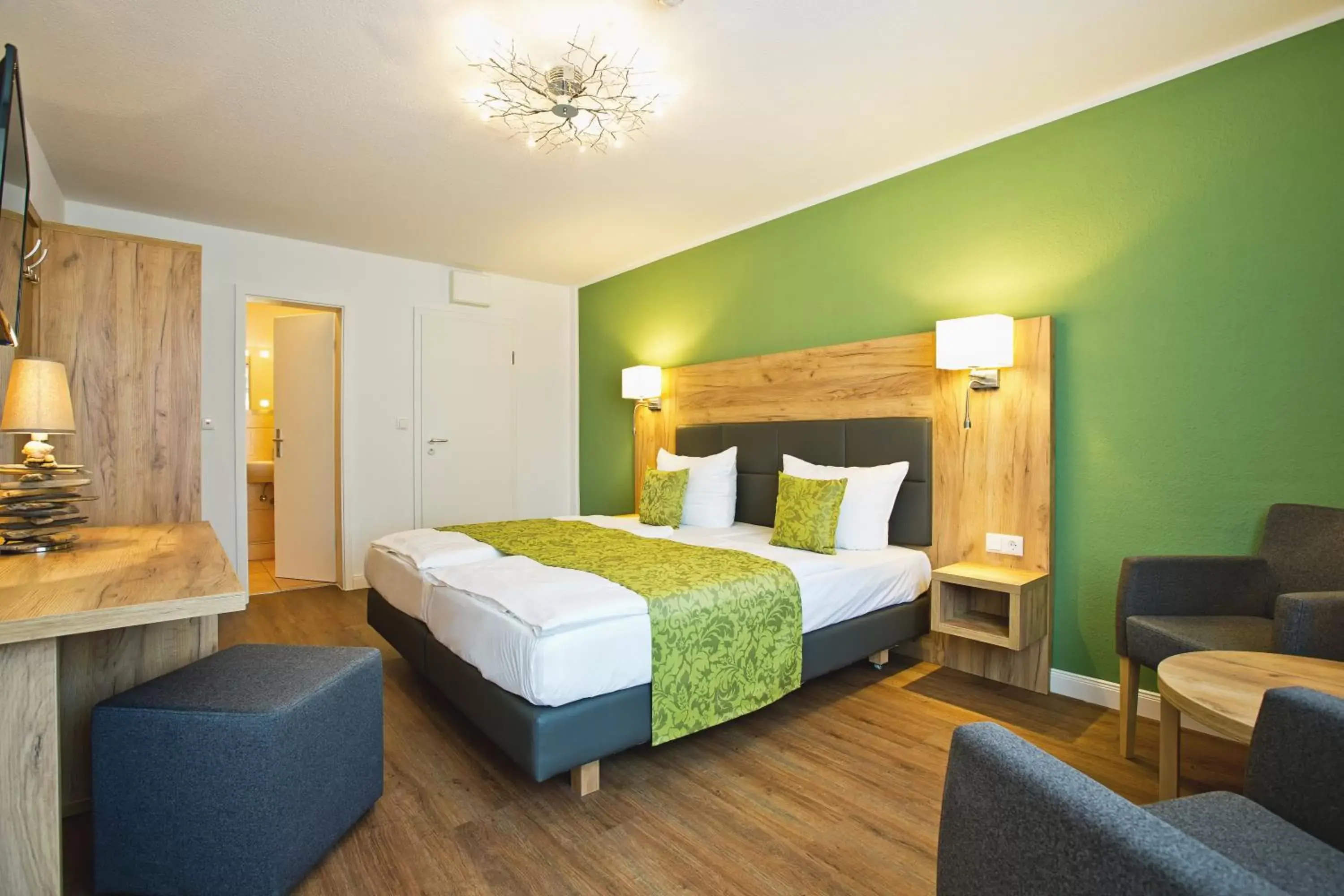 Mittleres Doppelzimmer in Hotel Das kleine Glück - Adults Only Mittleres Doppelzimmer in Hotel Das kleine Glück - Adults Only