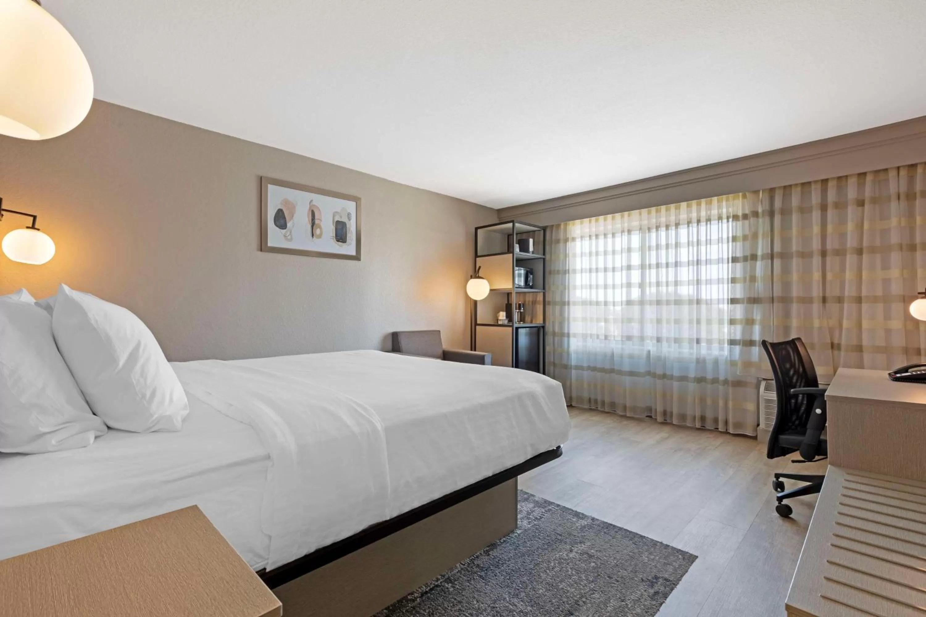 Bedroom in Best Western Plus Fort Worth North