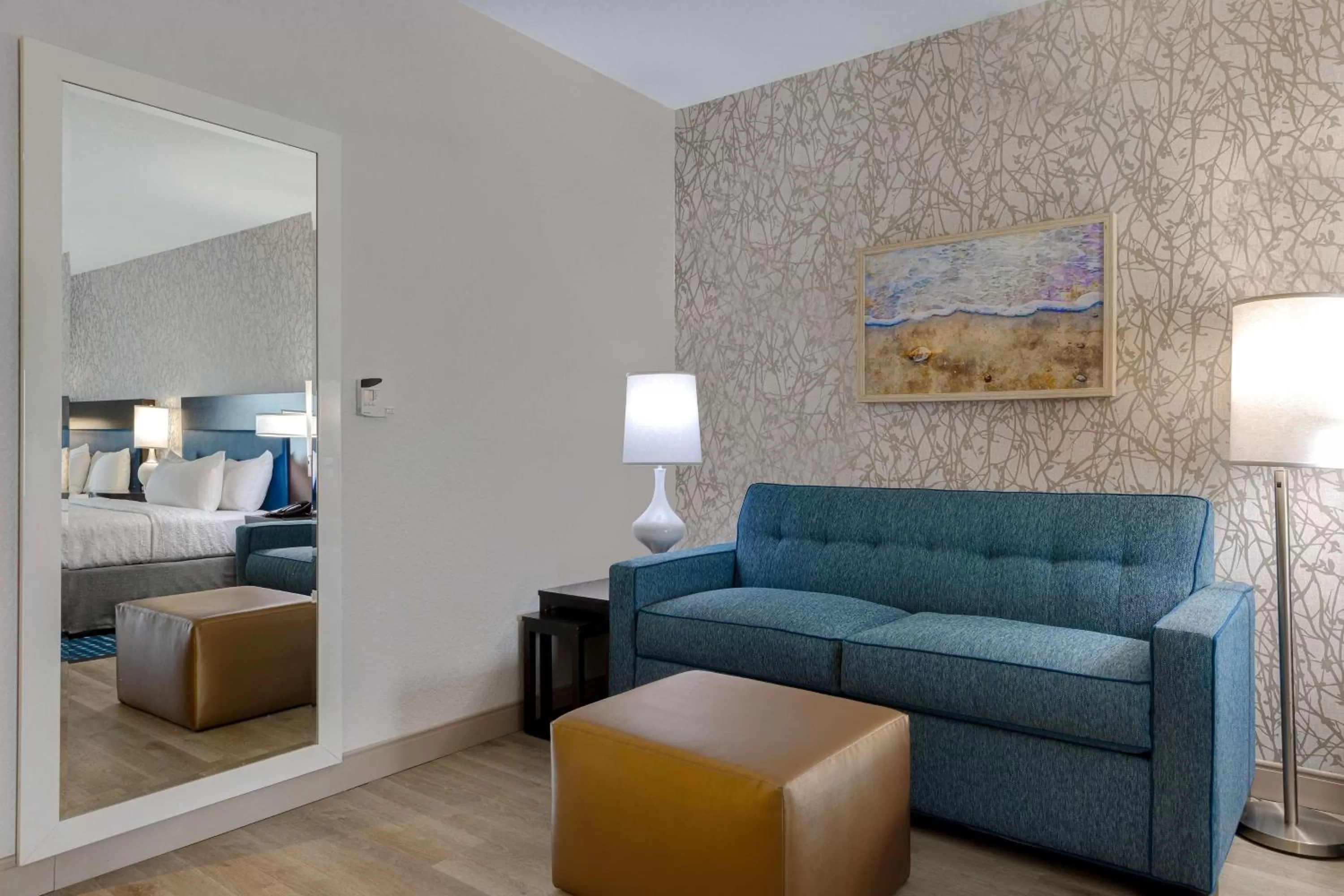 Living room in Home2 Suites by Hilton Orlando International Drive South - Free Shuttle to Theme Parks
