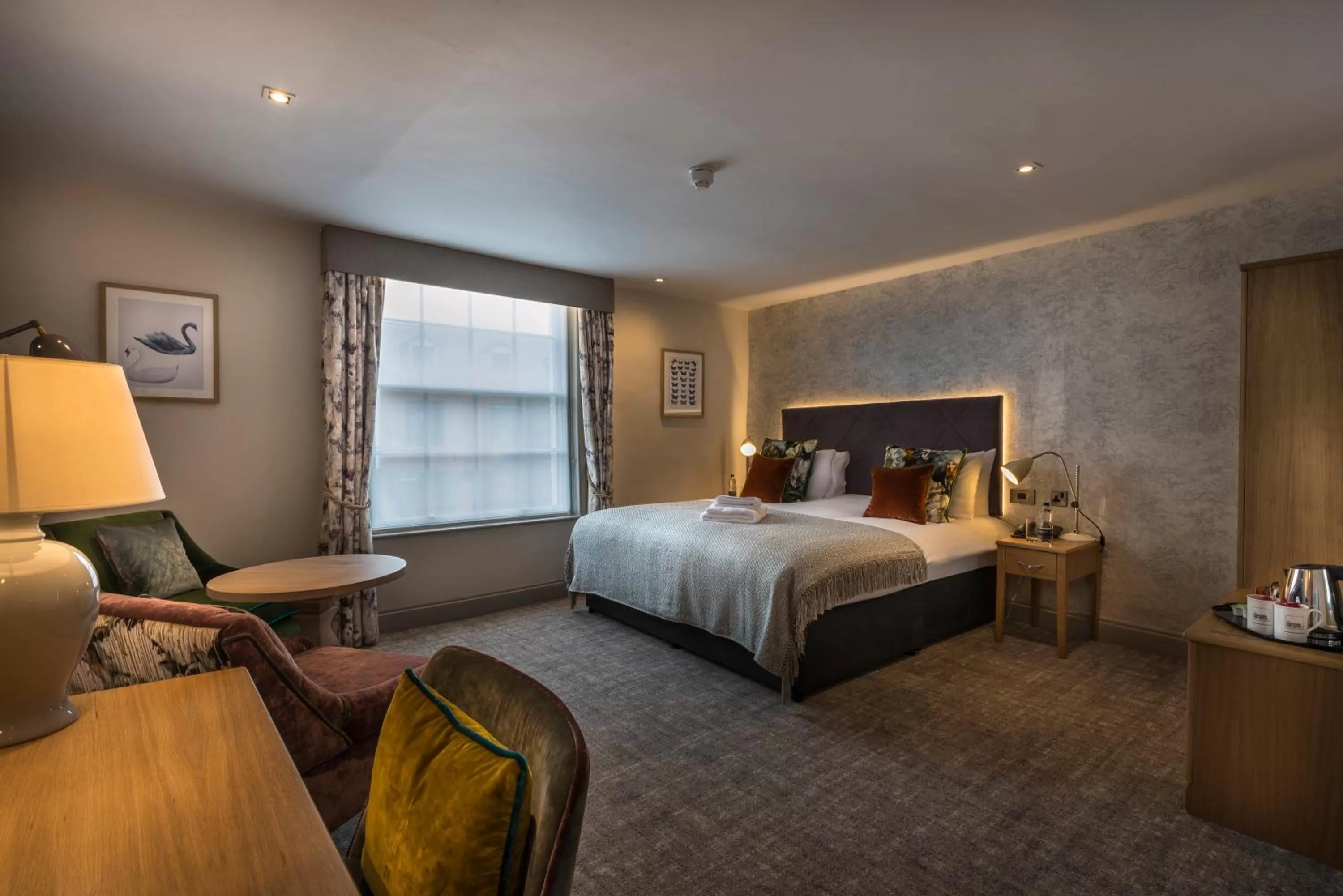 Bedroom, Bed in The Three Swans Hotel, Hungerford, Berkshire - The Coaching Inn Group