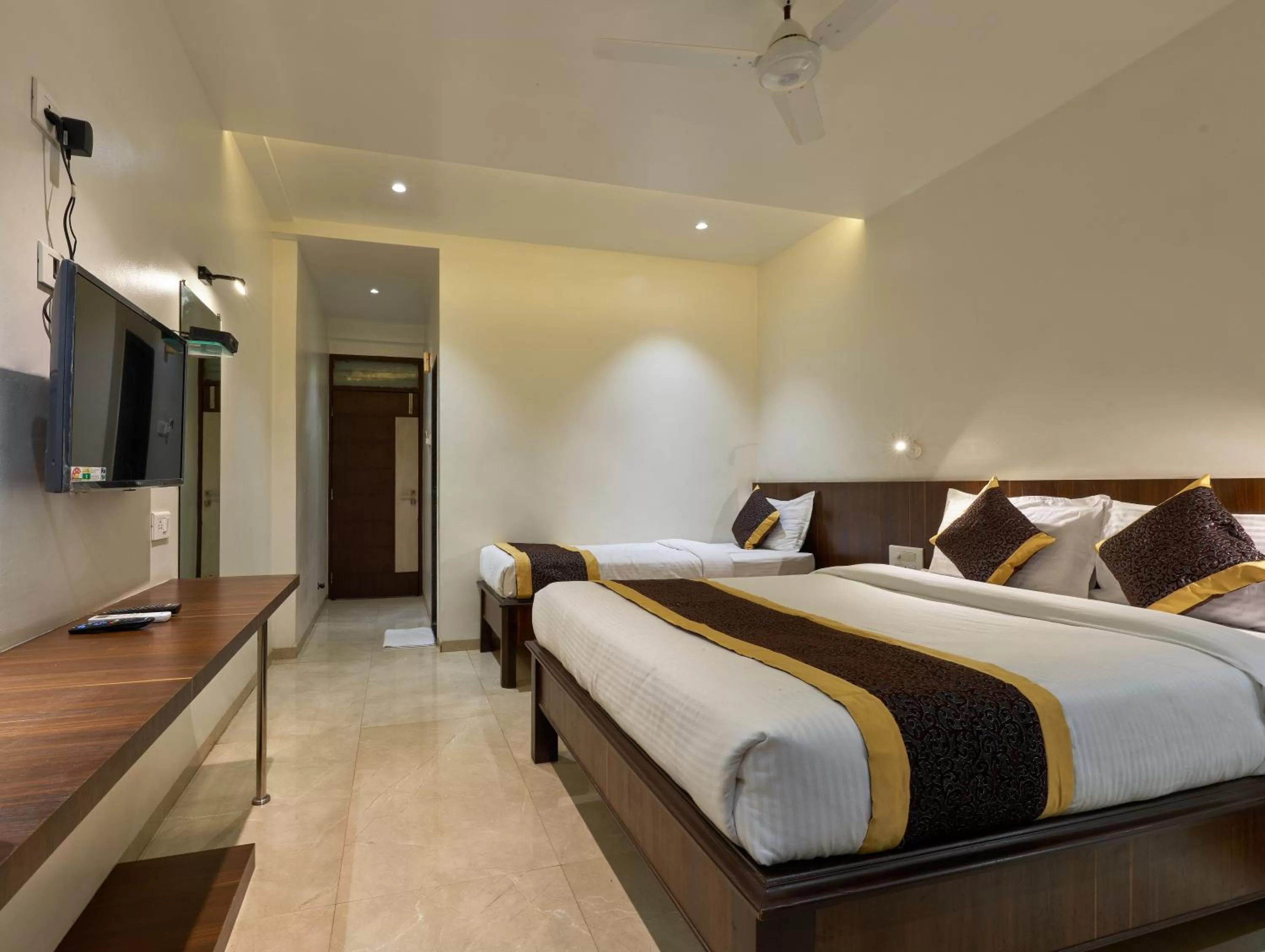 Bedroom, Bed in Hotel Fortune Inn