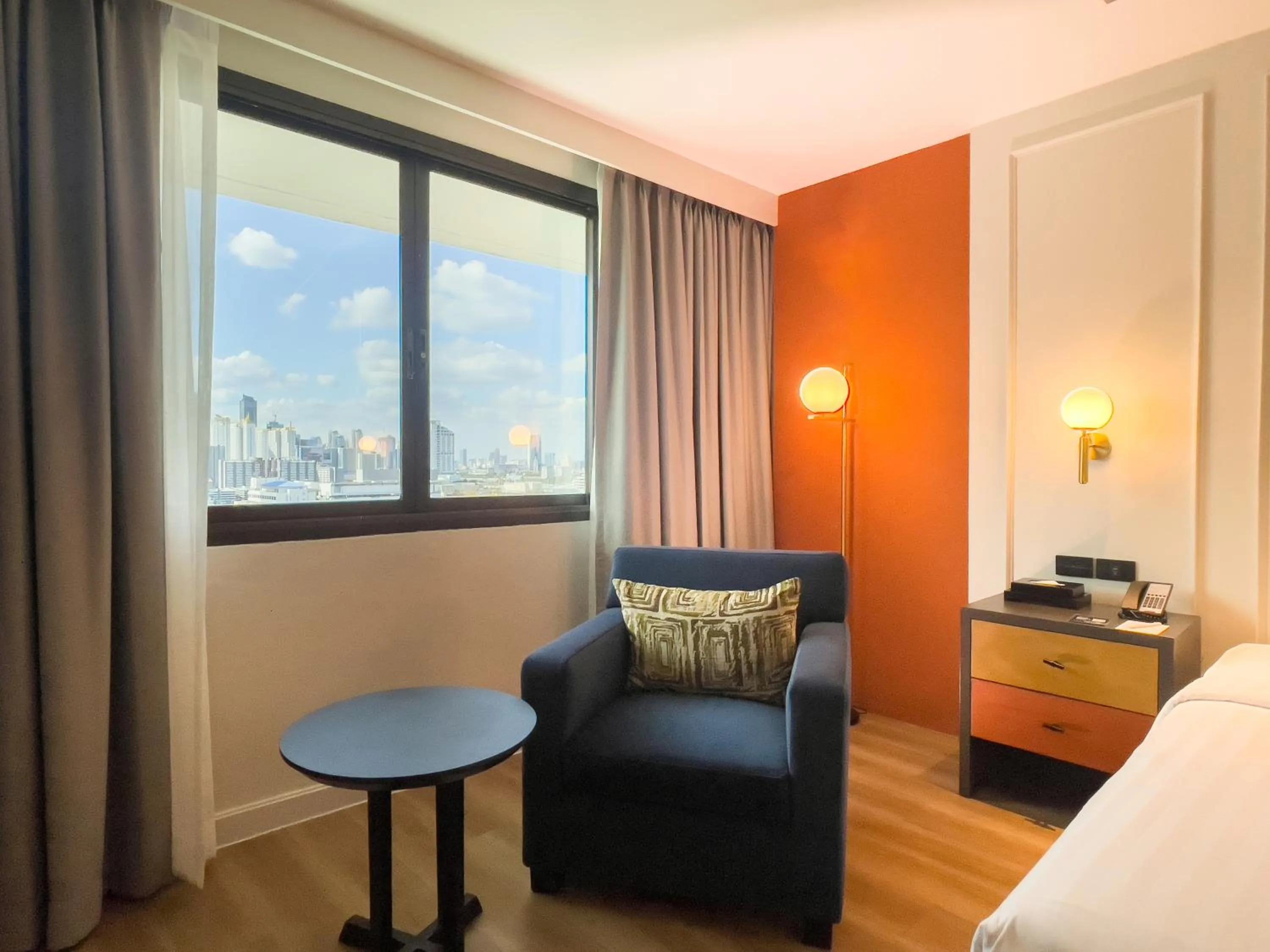 City view, Bed in A-ONE Bangkok Hotel