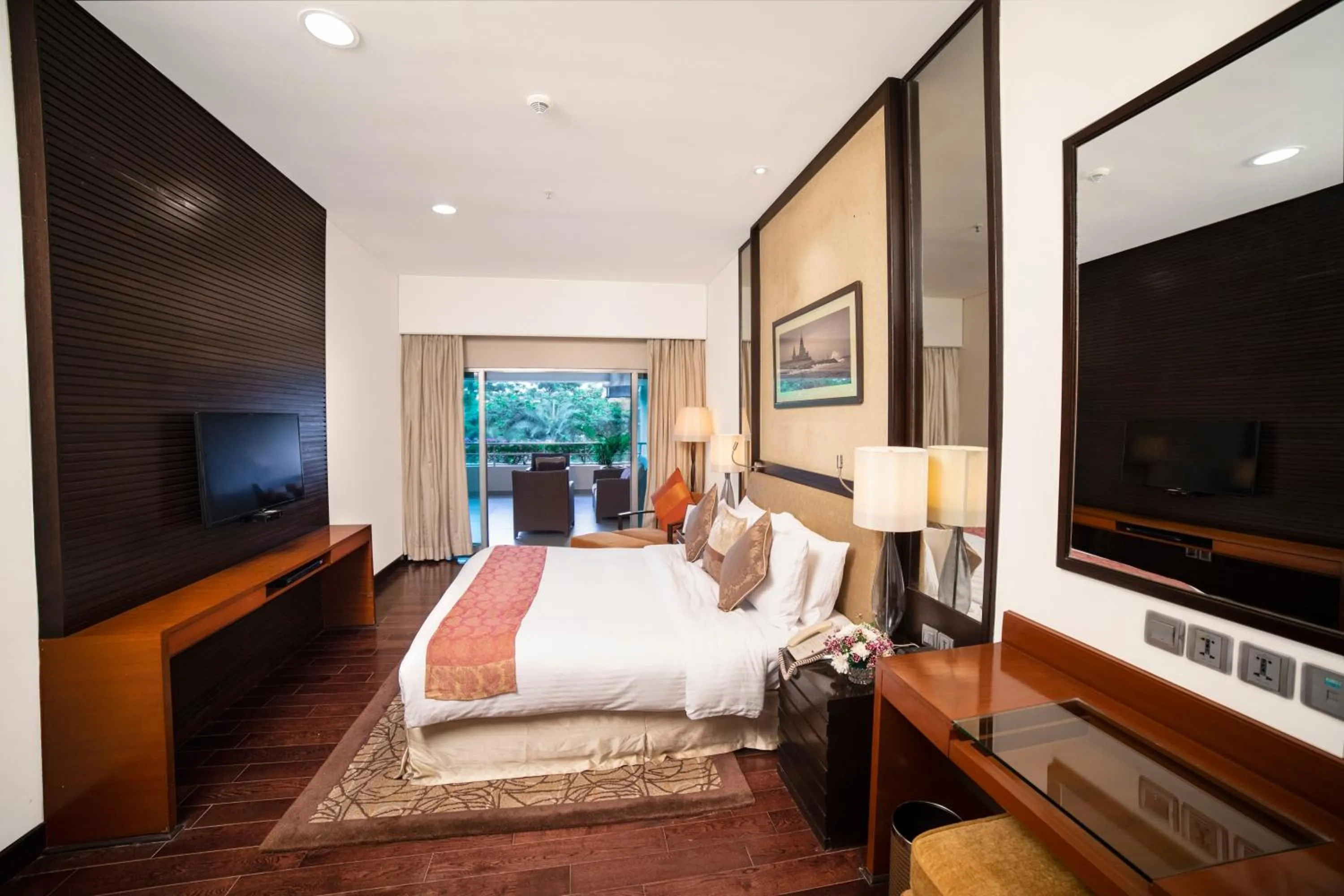 Bedroom, Bed in Somerset Greenways Chennai