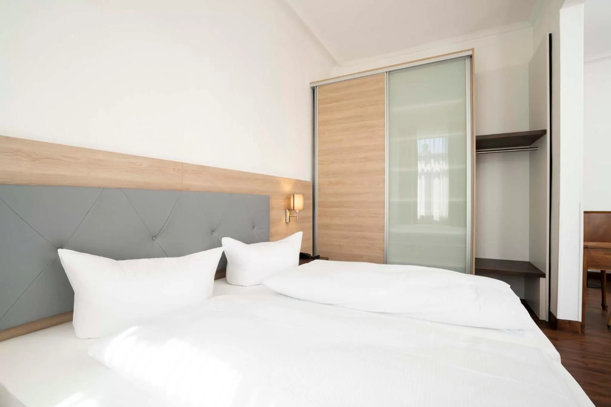 Photo of the whole room, Bed in Hotel National