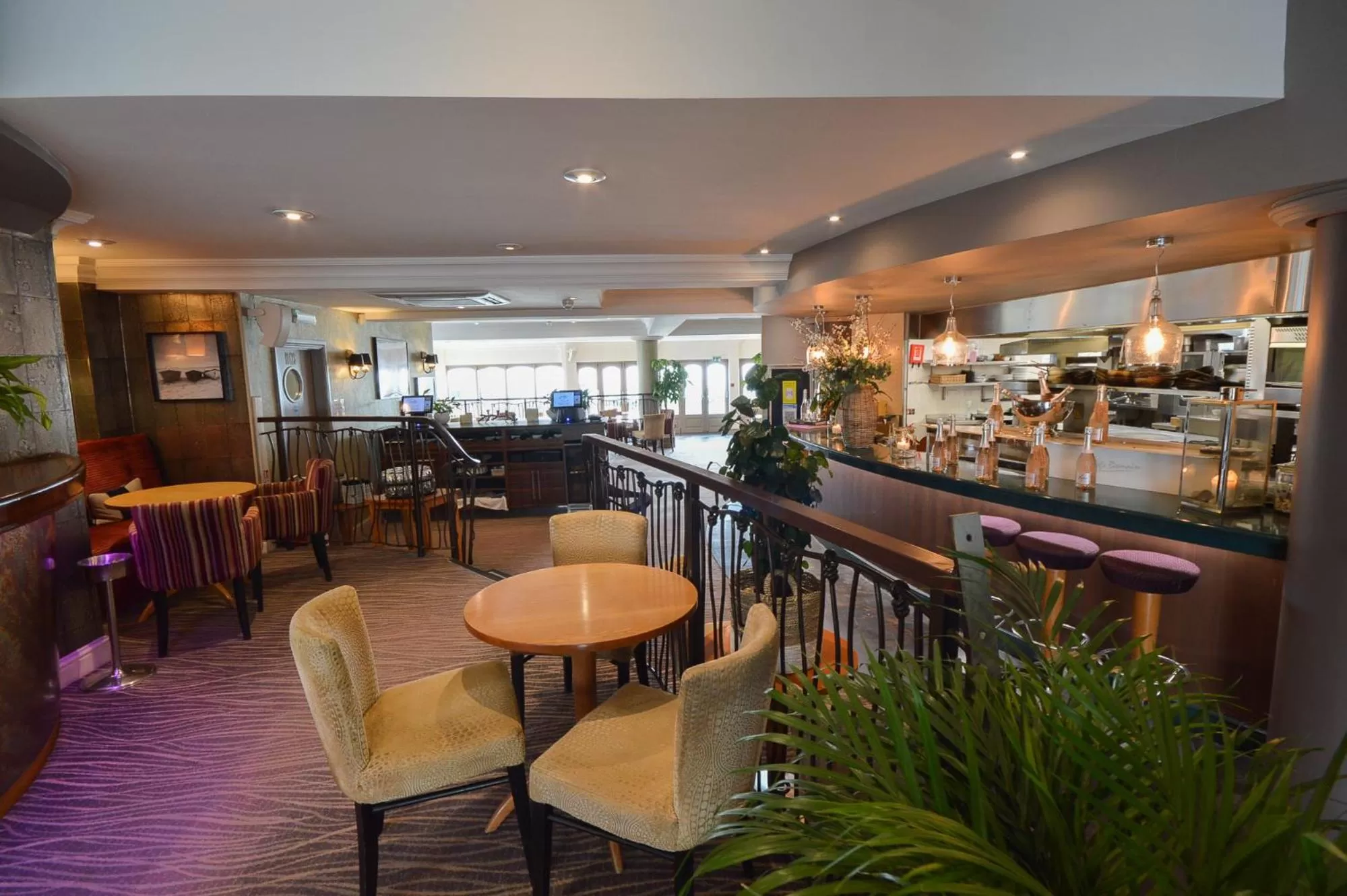 Dining area in Pebble Beach Seaview Restaurant & Rooms
