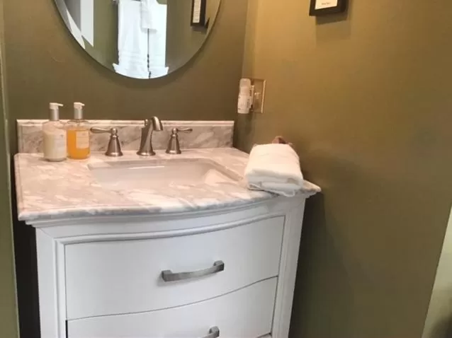 Bathroom in Red Rocker Inn