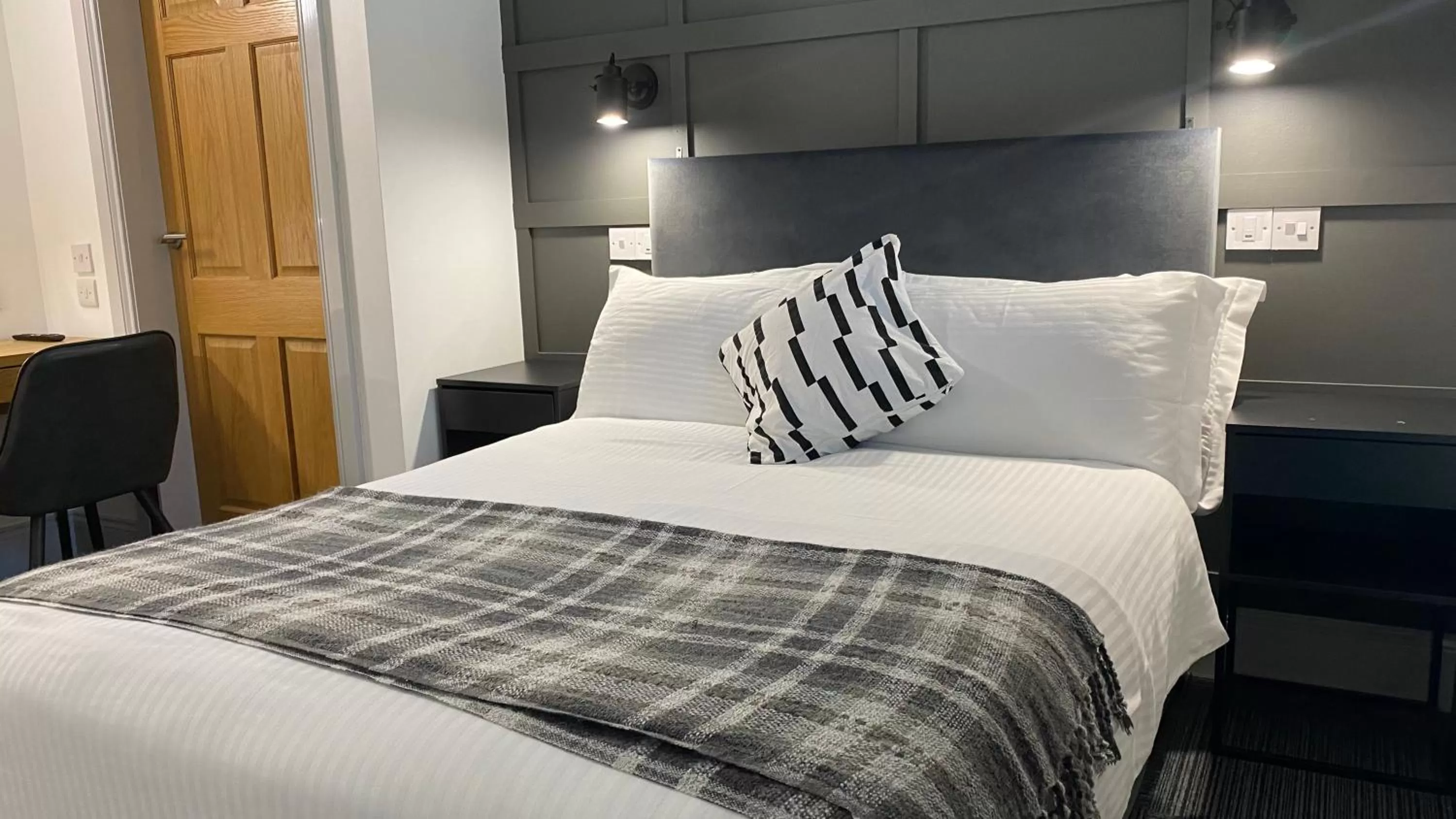 Bed in Siberia Bar & Hotel