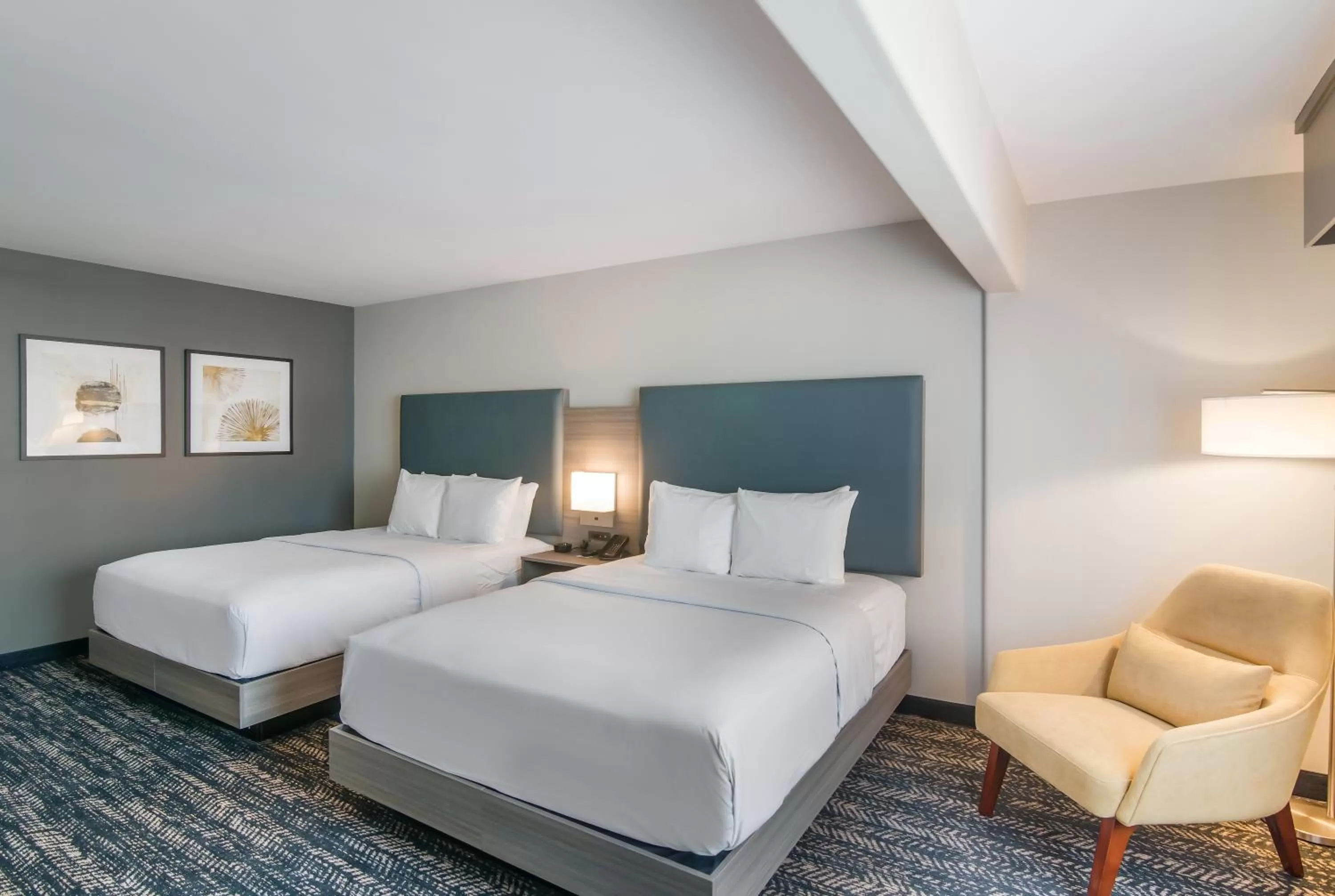 Bed in Hourglass Hotel, Trademark Collection by Wyndham