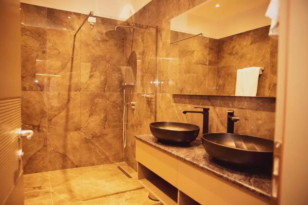 Bathroom in Hotel Continental