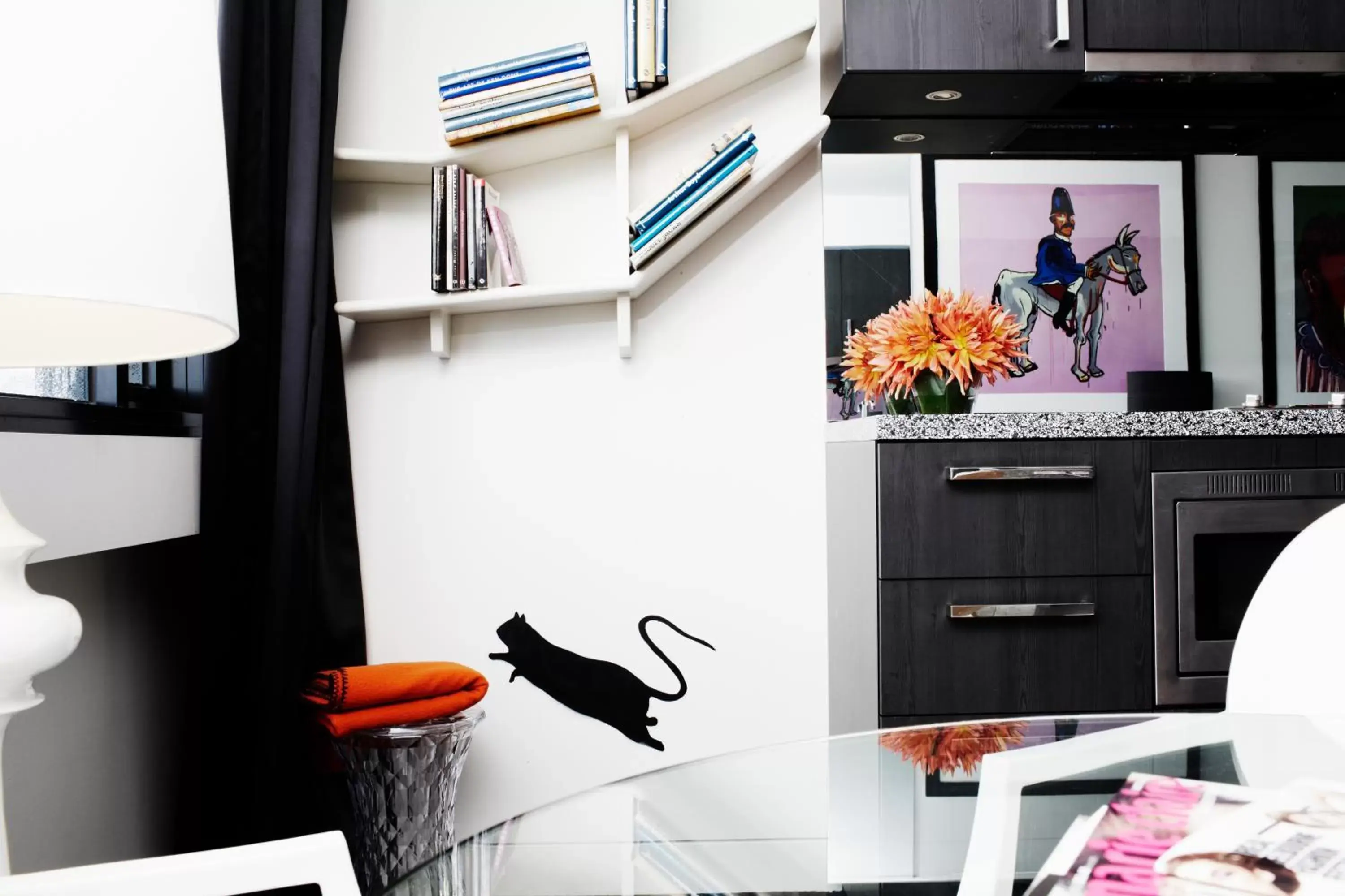 Street Art Studio Suite in The Cullen Melbourne - Art Series Street Art Studio Suite in The Cullen Melbourne - Art Series