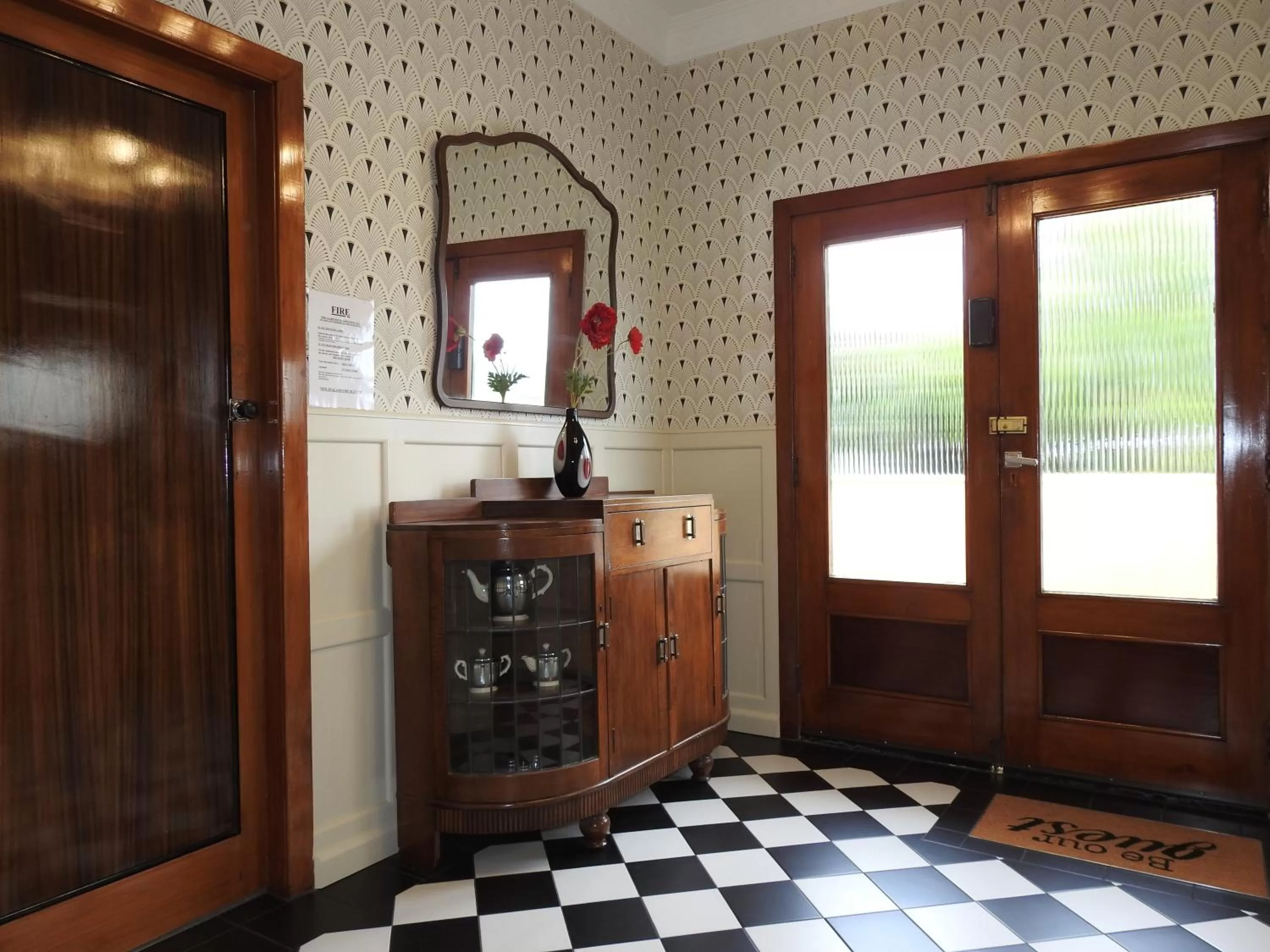 Facade/entrance, TV/Entertainment Center in Gardner Court Motel