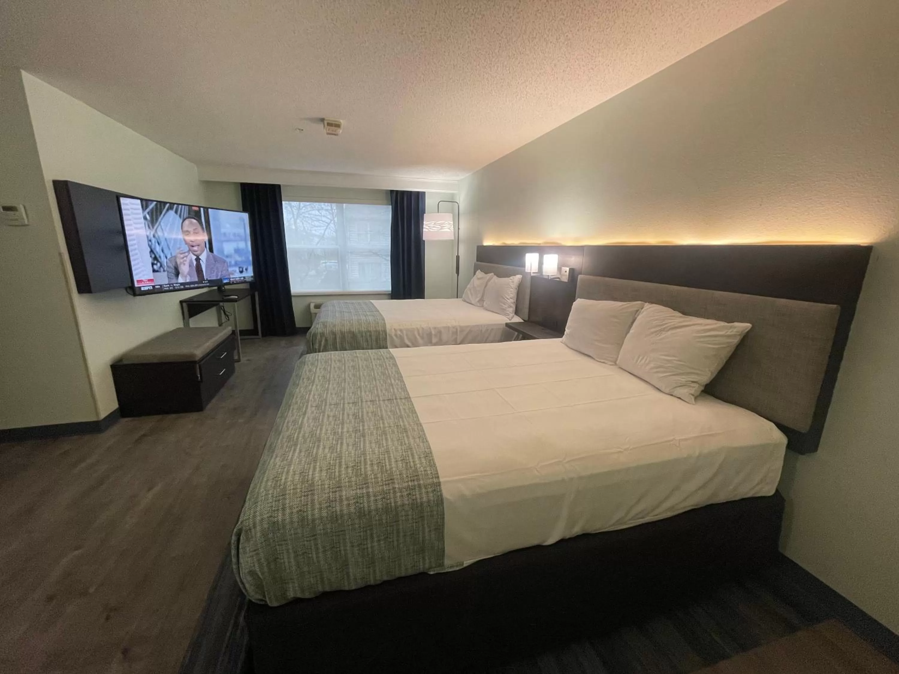 Bed in Wingate by Wyndham Waldorf - Washington DC Area