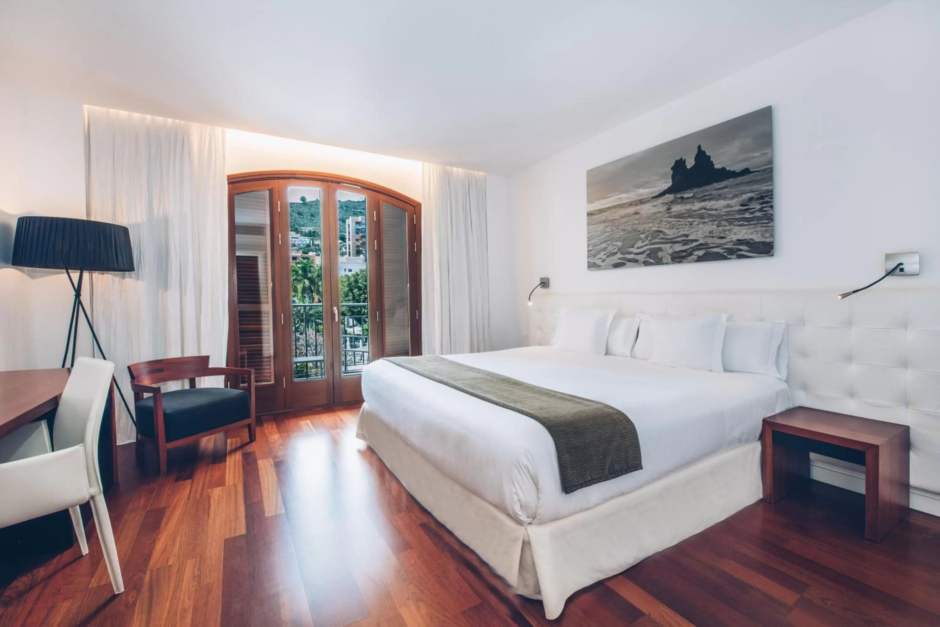 Photo of the whole room, Bed in Iberostar Heritage Grand Mencey