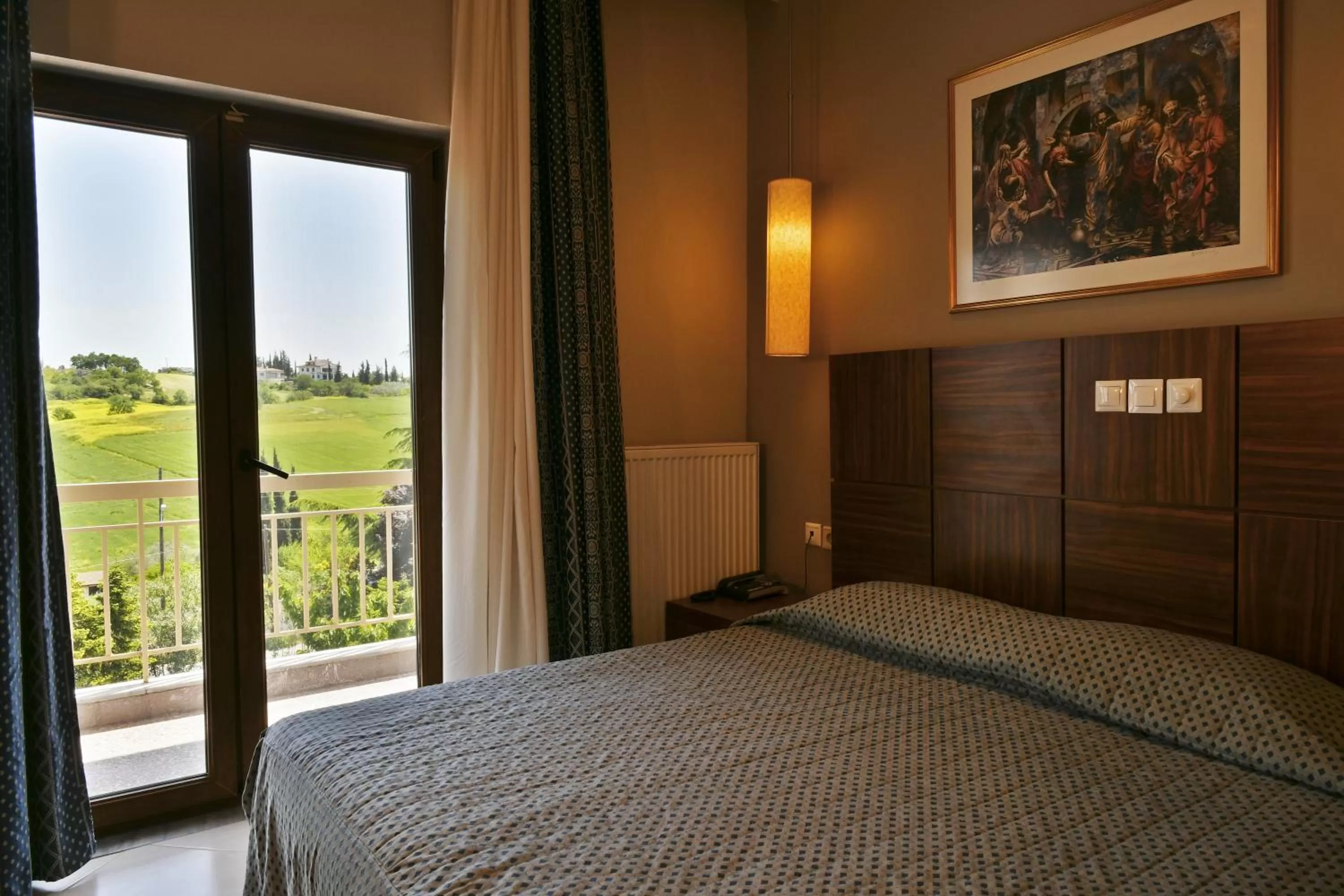 Photo of the whole room, Bed in Four Seasons Hotel