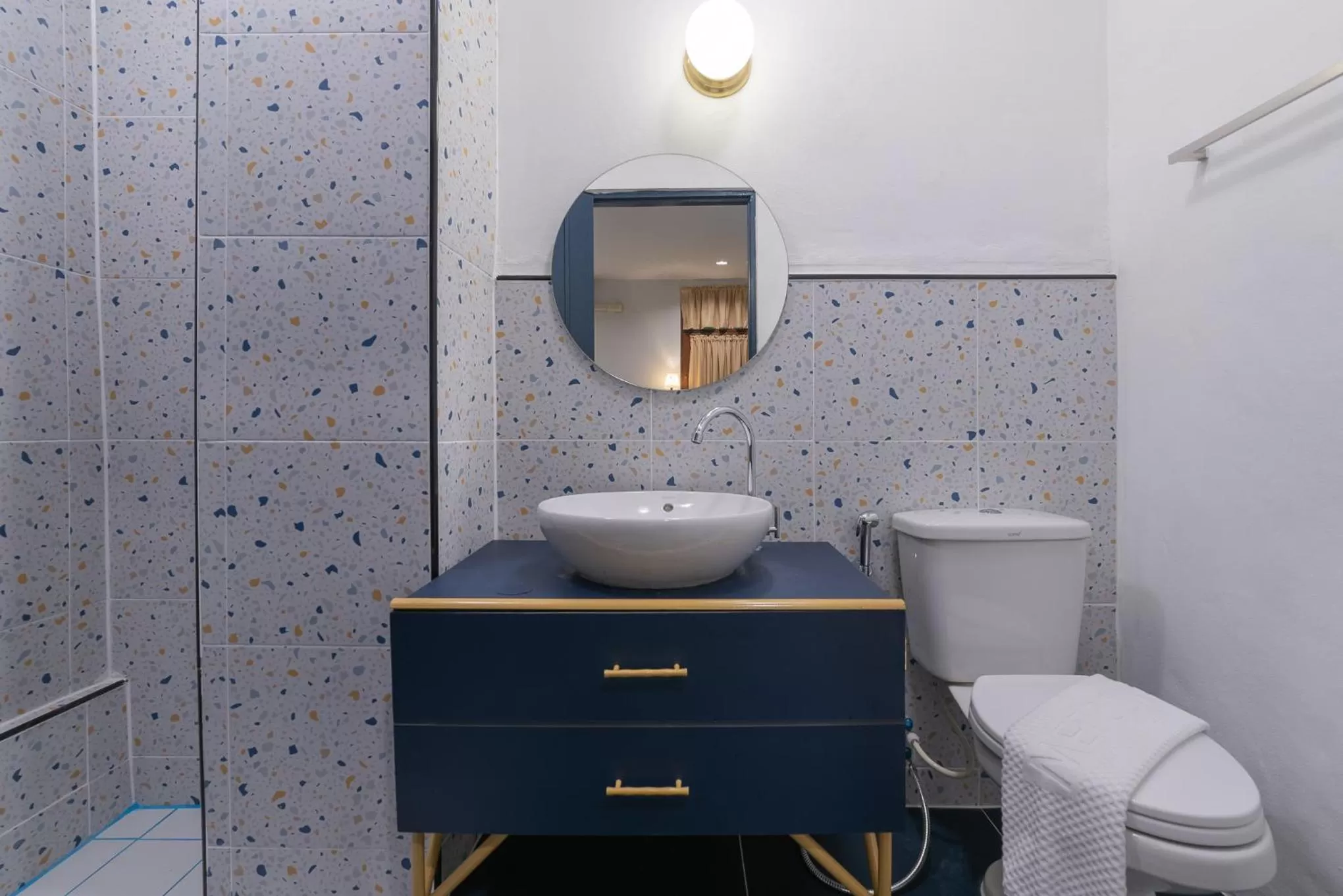 Toilet in The Mellow Pillow Hotel @ Chiang Mai Gate