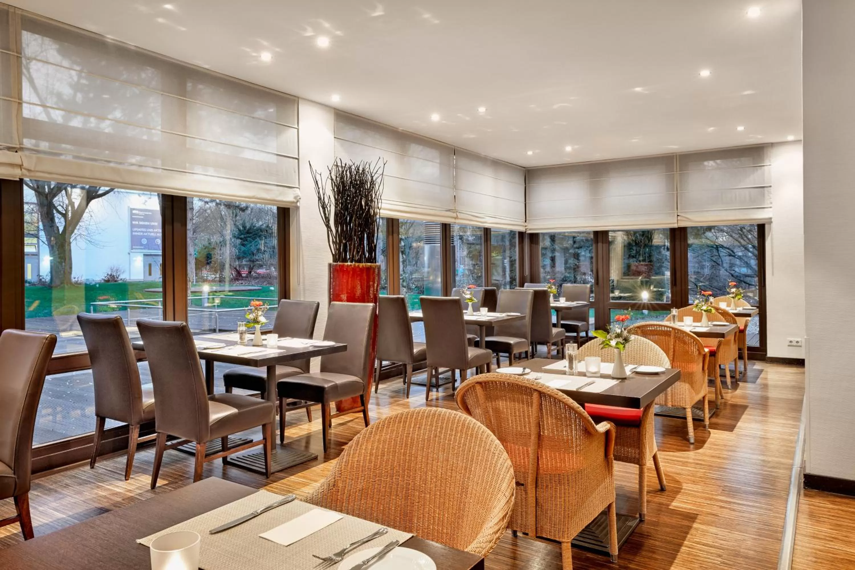 Restaurant/places to eat in H+ Hotel Bochum