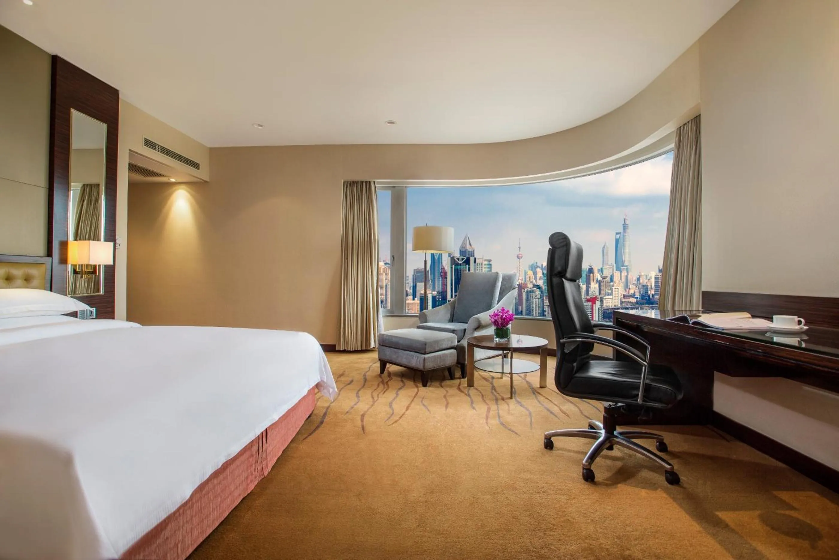 View (from property/room), Bed in The Kunlun Jing An