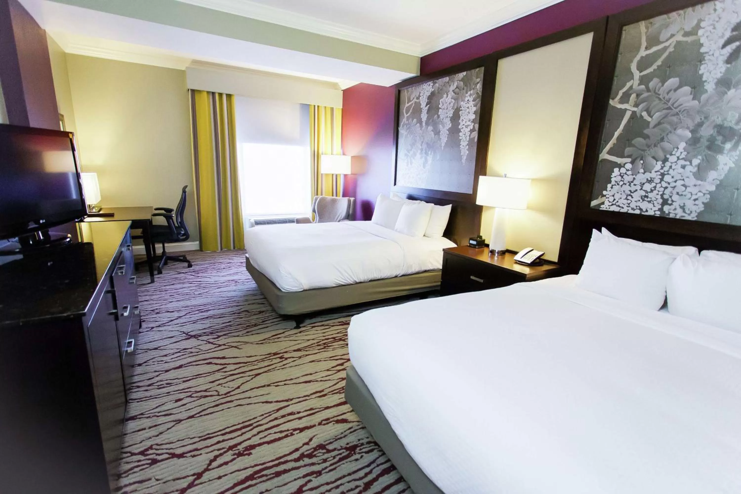 Bedroom, Bed in DoubleTree by Hilton Historic Savannah