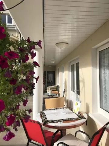 Property building in Crystal Springs B&B