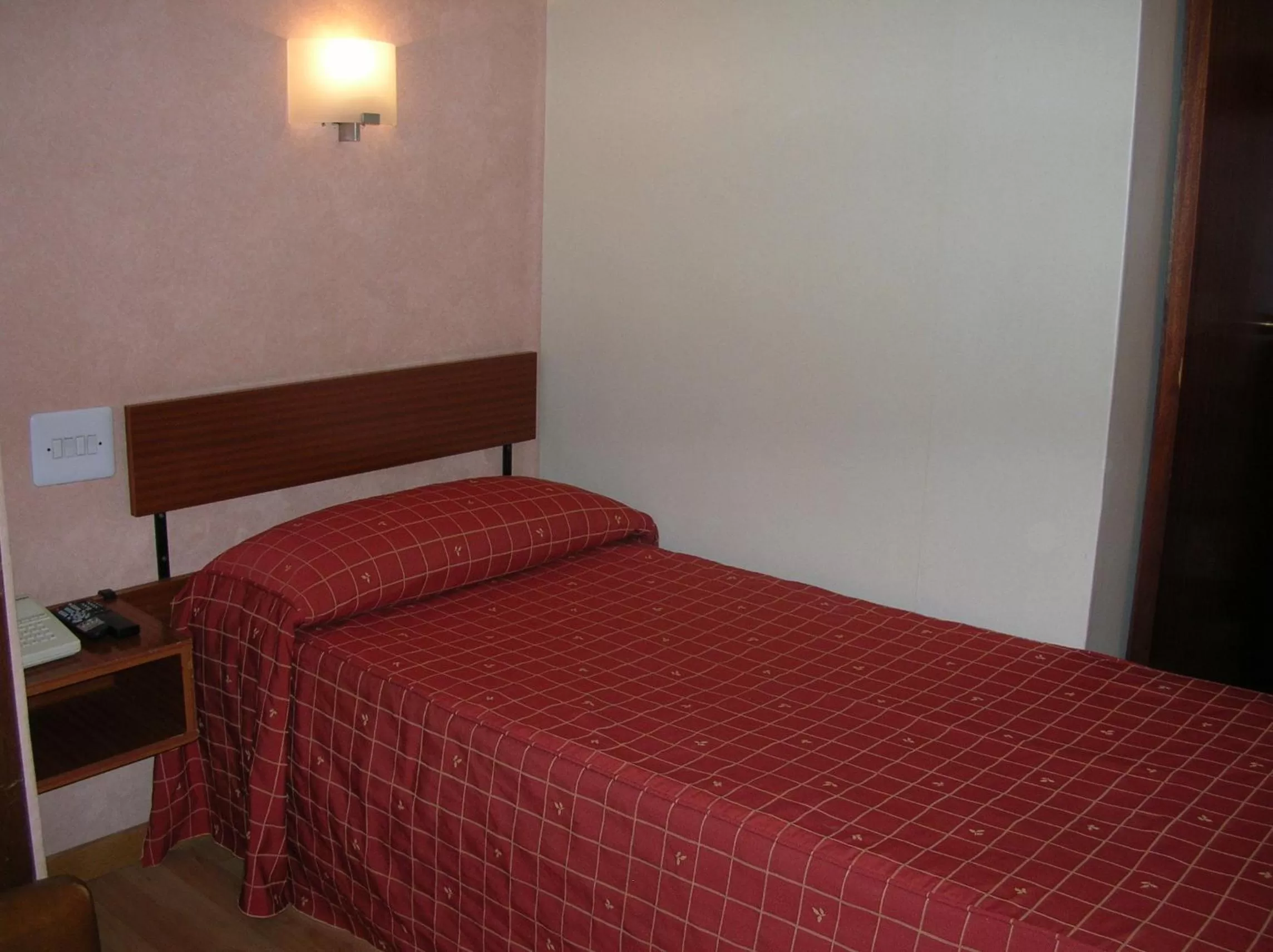 Single Room in Hotel Valencia de la Música