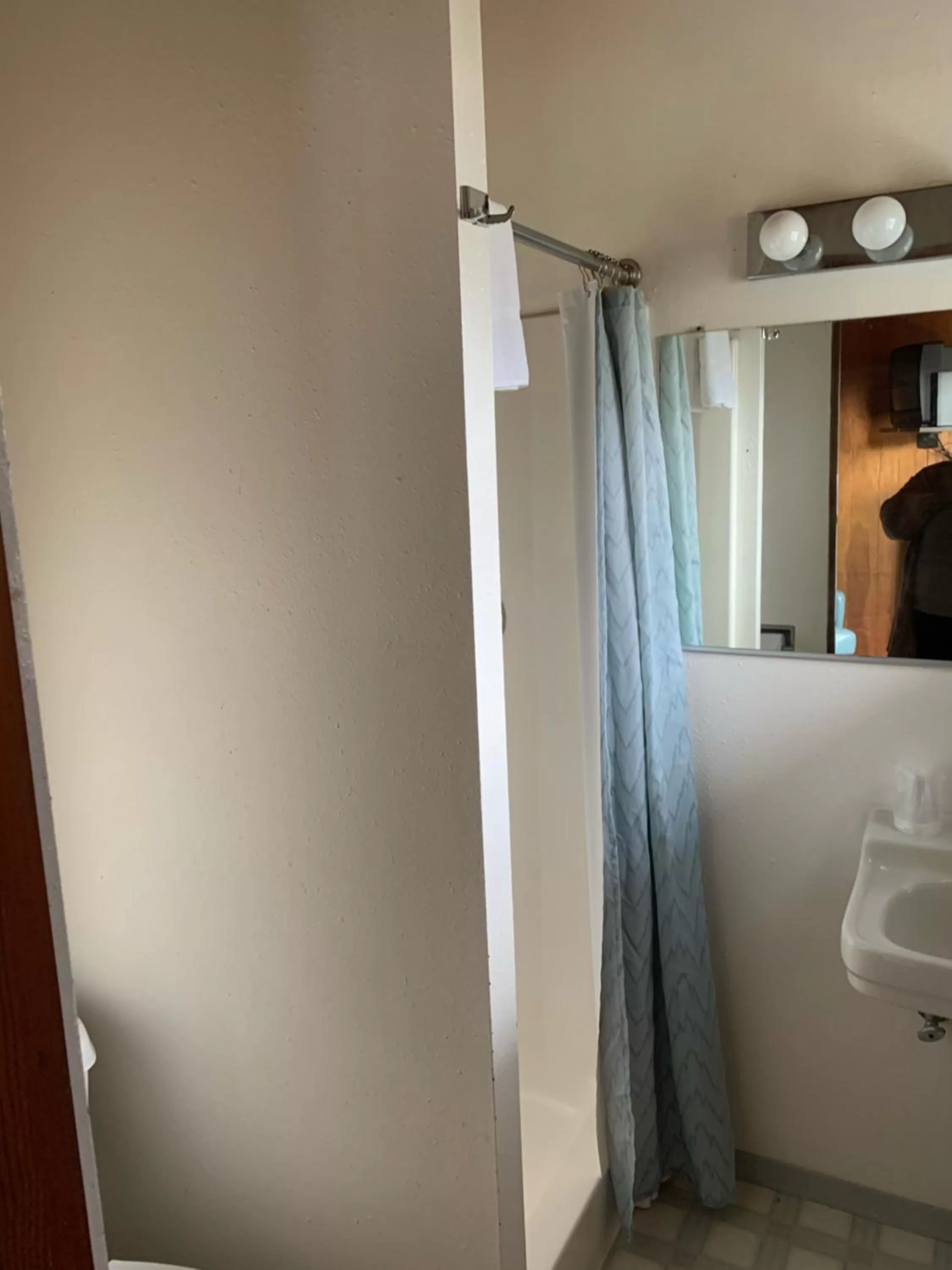 Curley's Resort & Dive Center