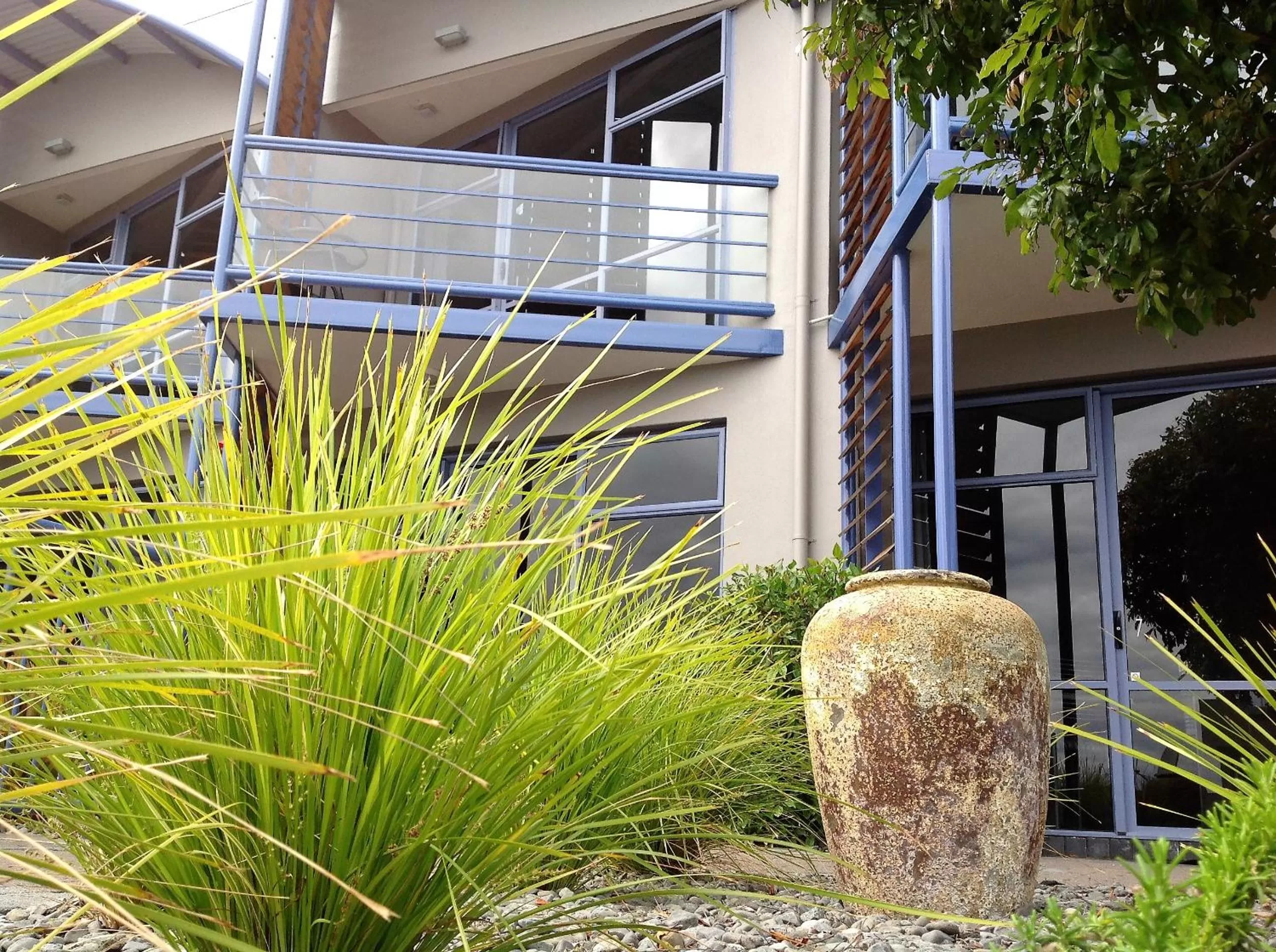 Property building in Sails on the Lake