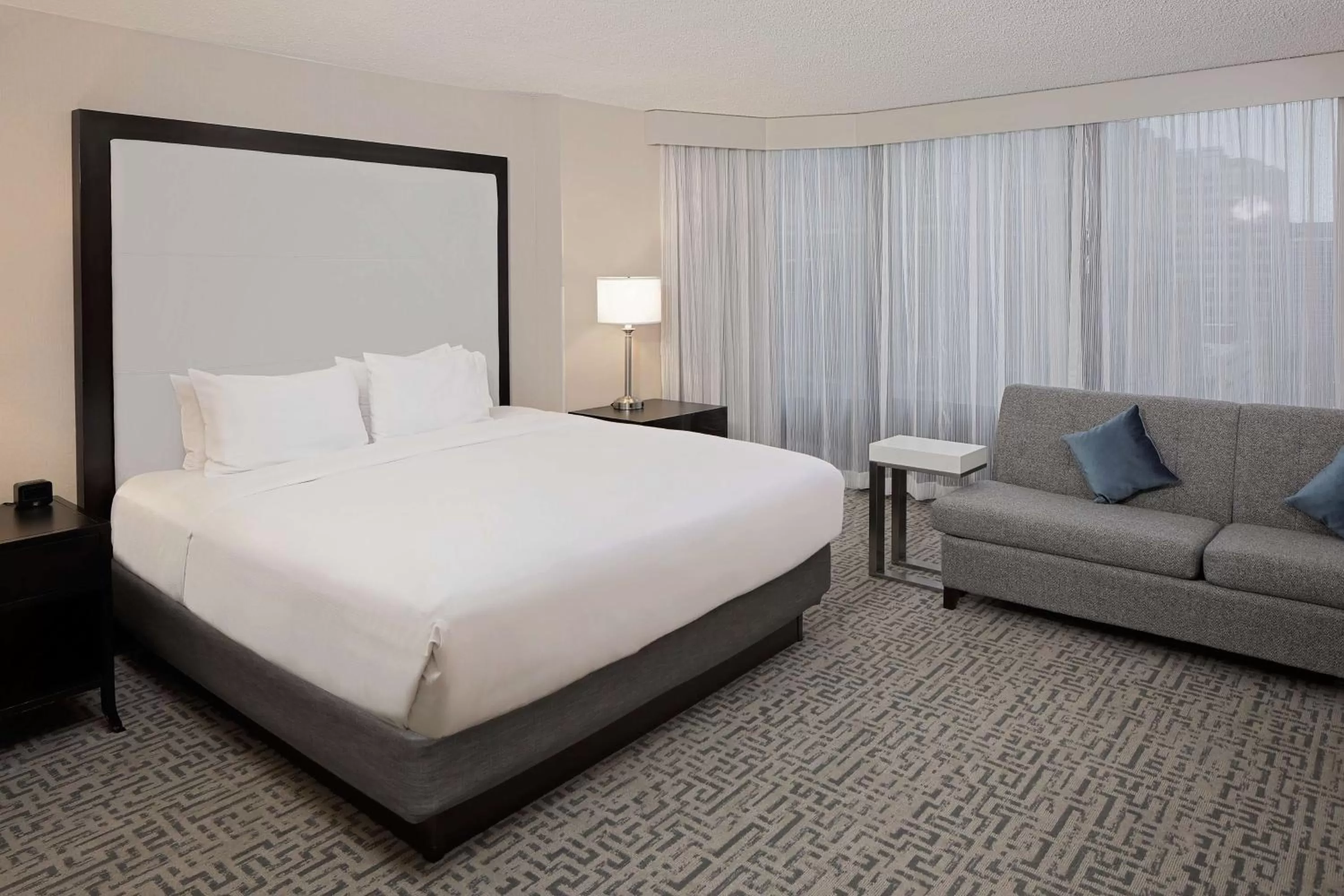 Bed in DoubleTree by Hilton Chicago Magnificent Mile