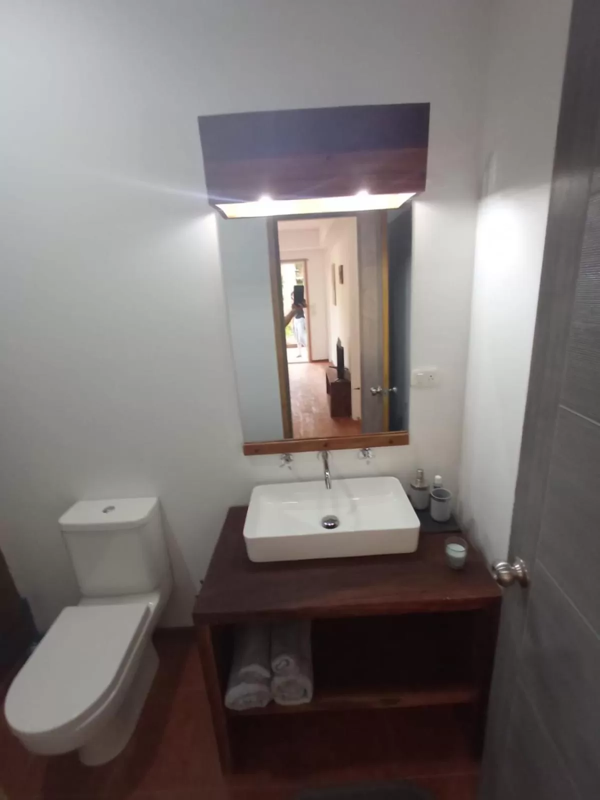 Bathroom in La Luciernaga Big Creek