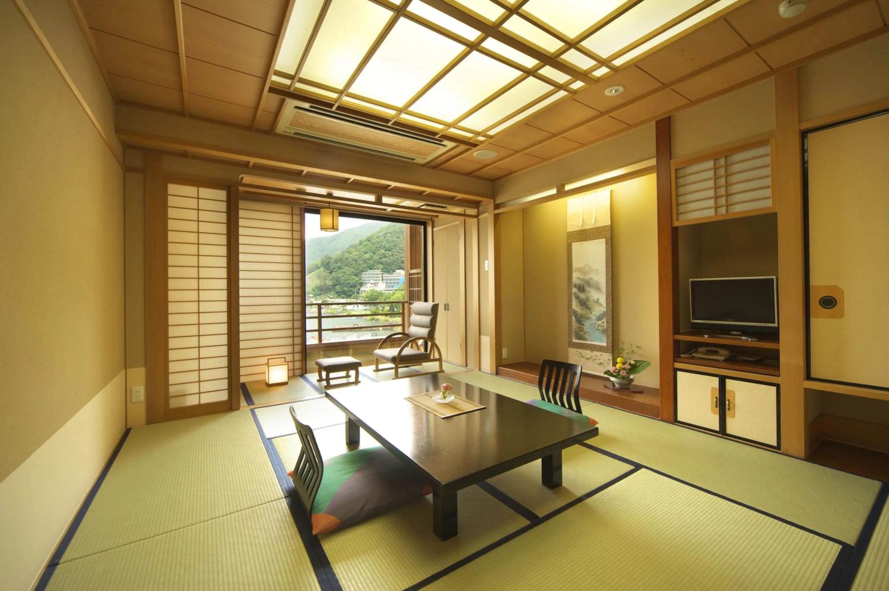 Seating area in Kasuitei Ooya