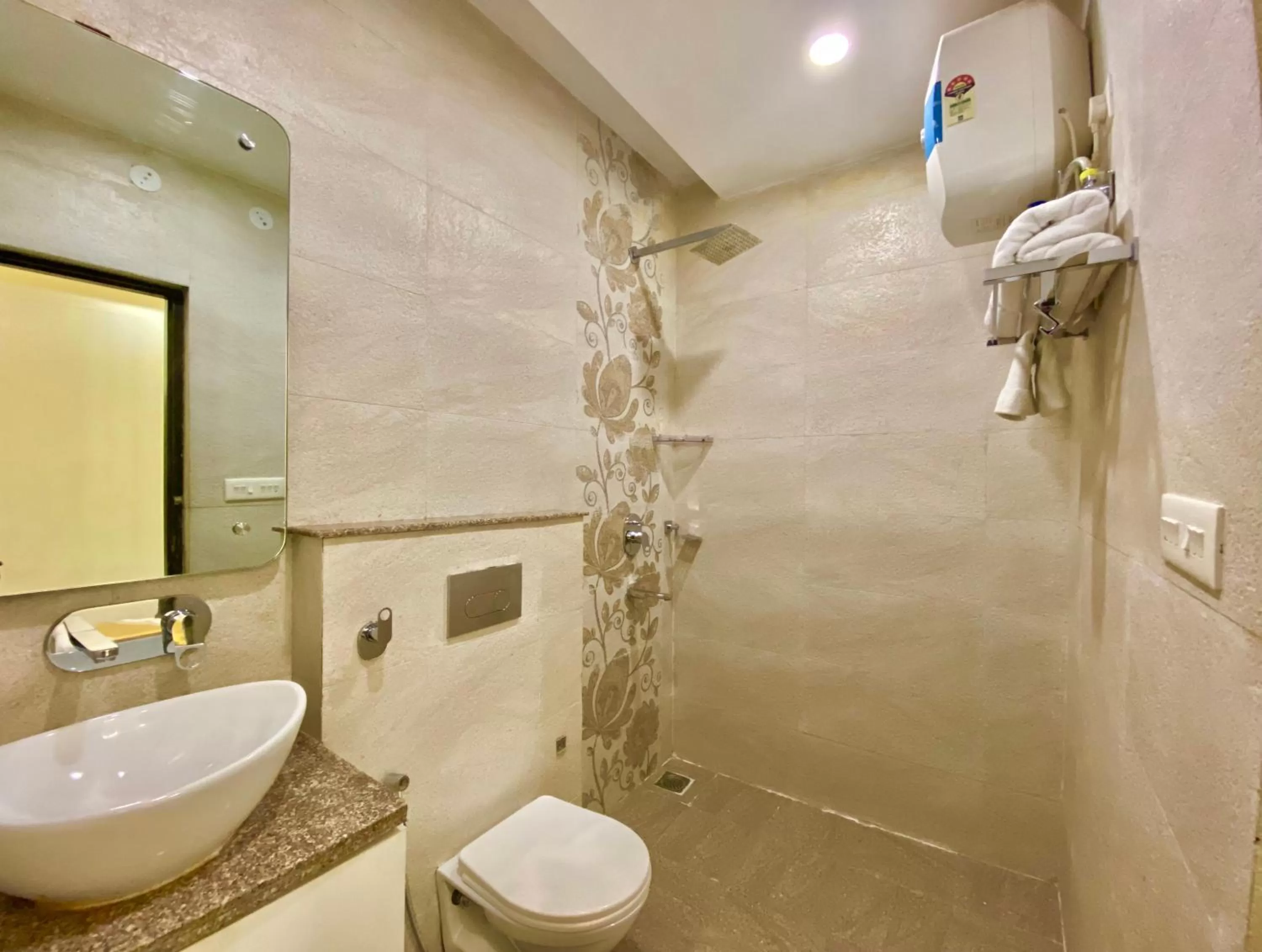 Bathroom in Hotel Green View - Behind Pramarth Niketan