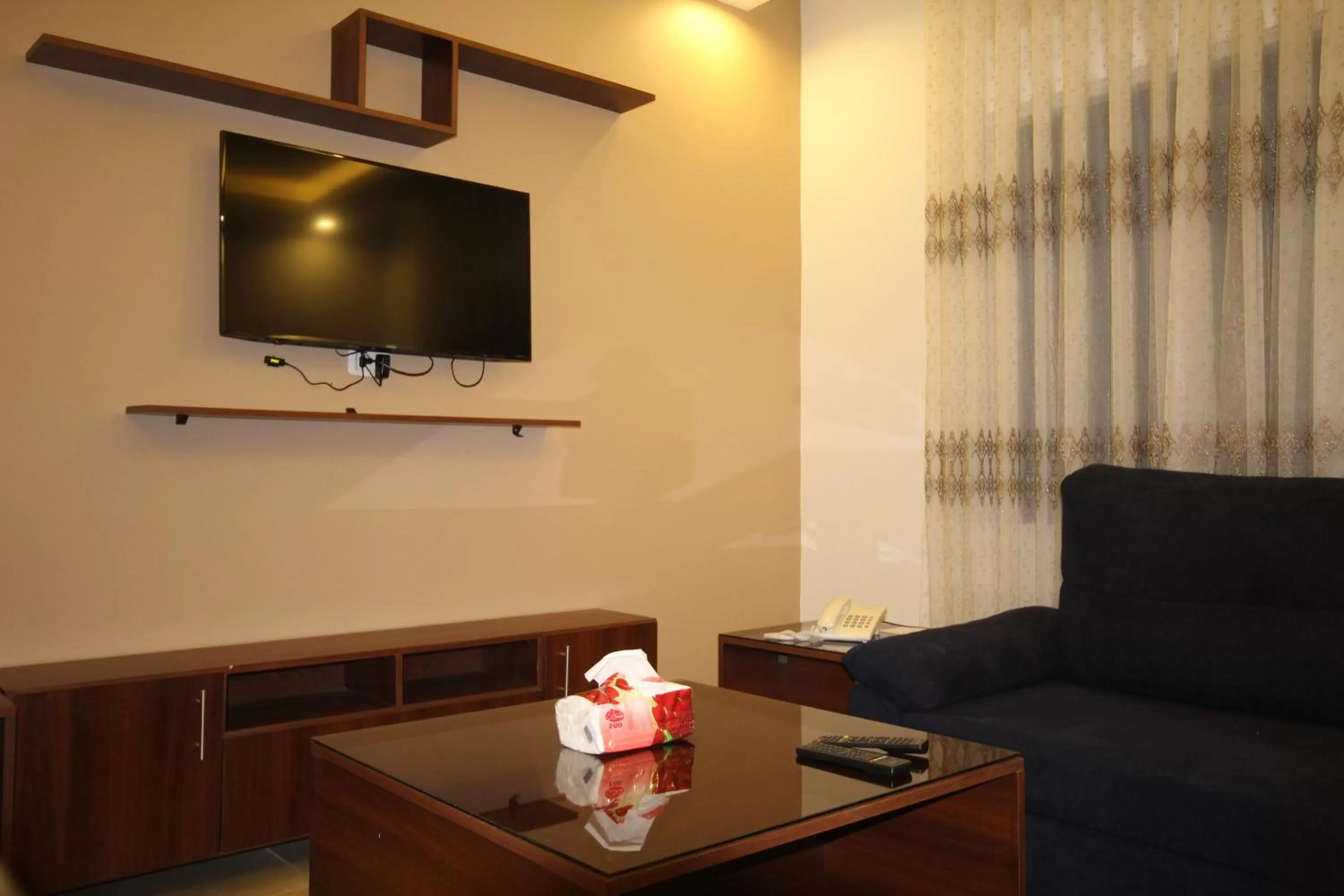 TV and multimedia in سما عمان للشقق الفندقية Sama Amman Hotel Apartments