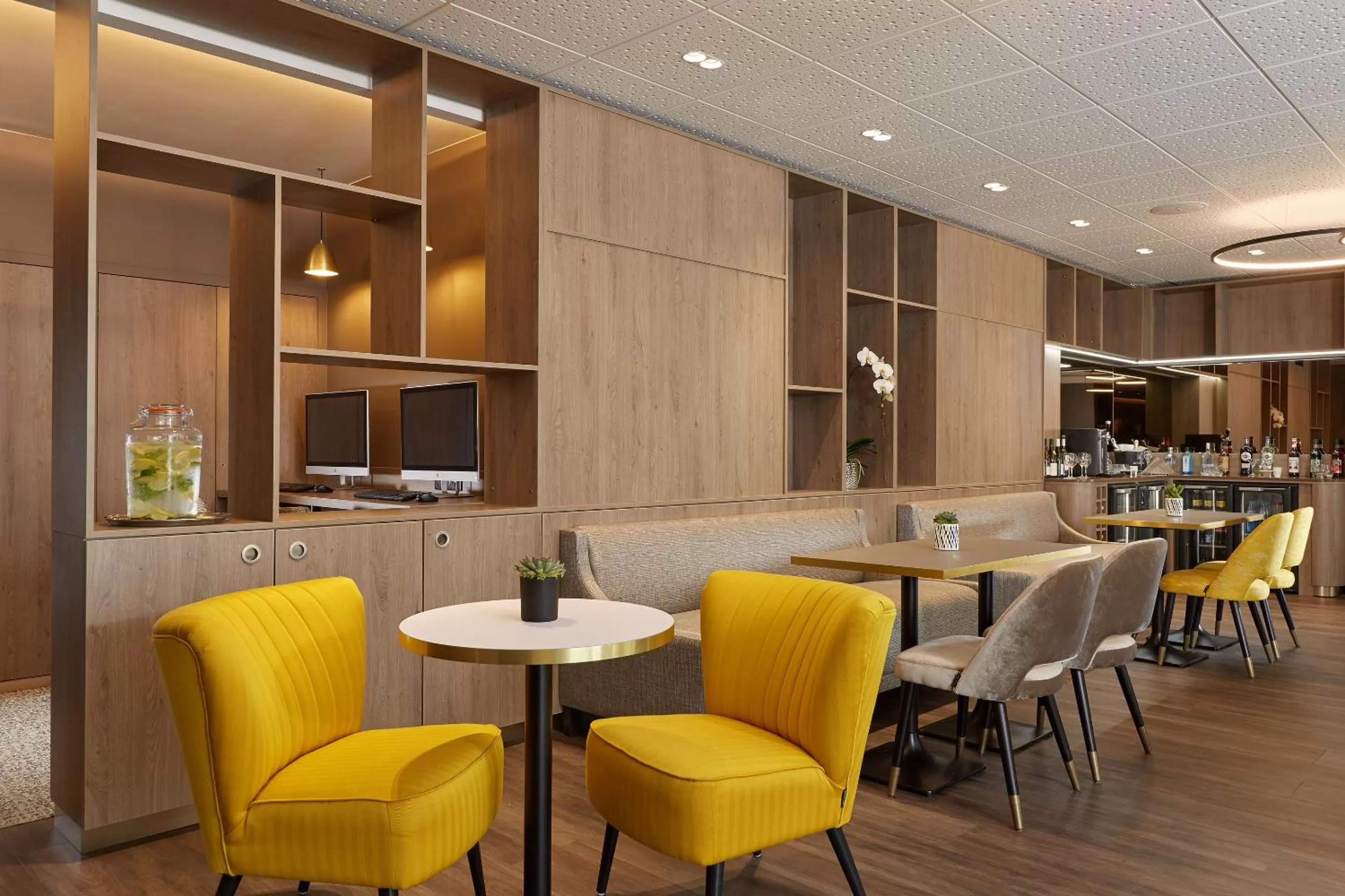 Communal lounge/ TV room in Auteuil Tour Eiffel