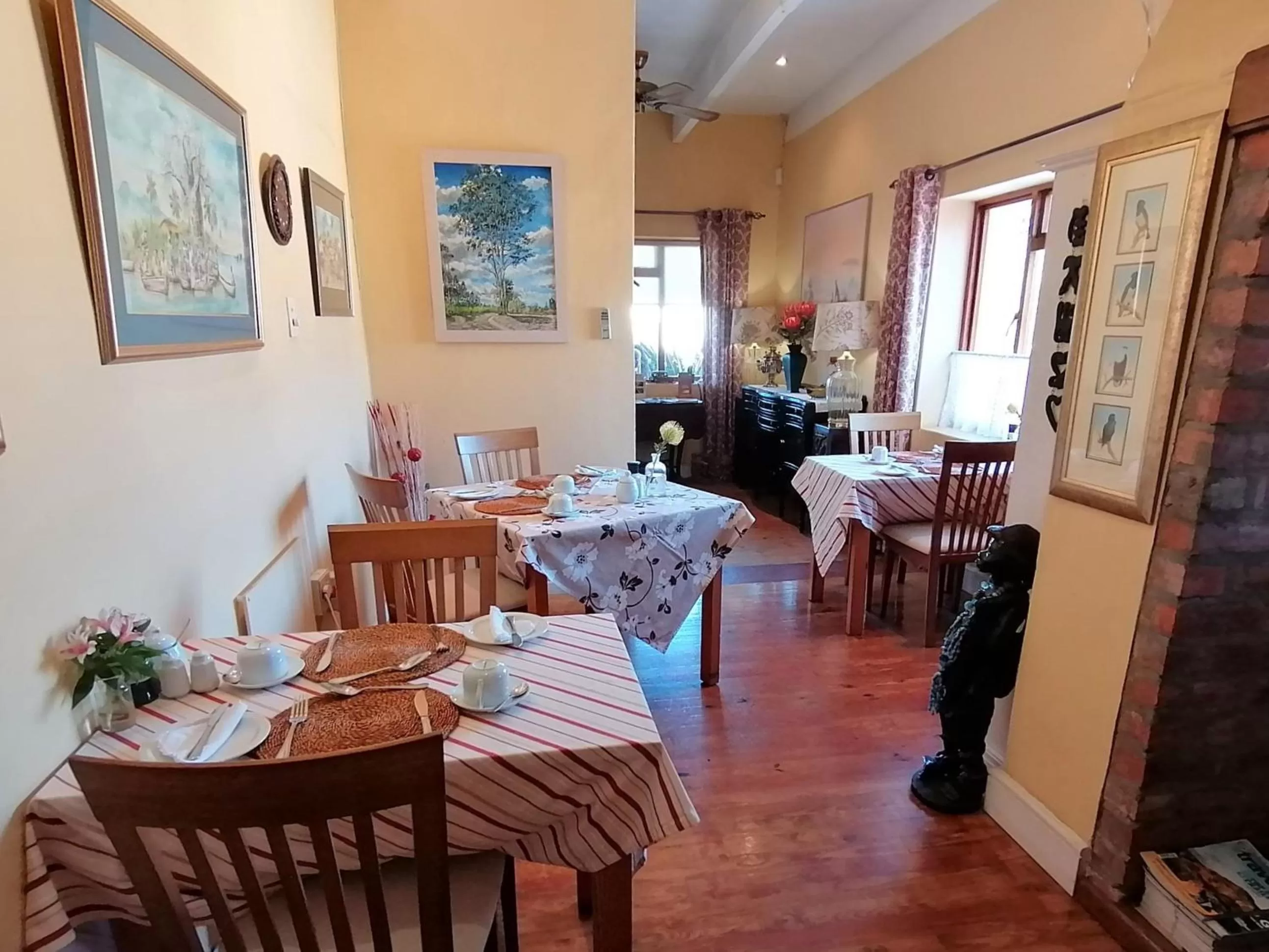 Dining area in Squirrels Corner