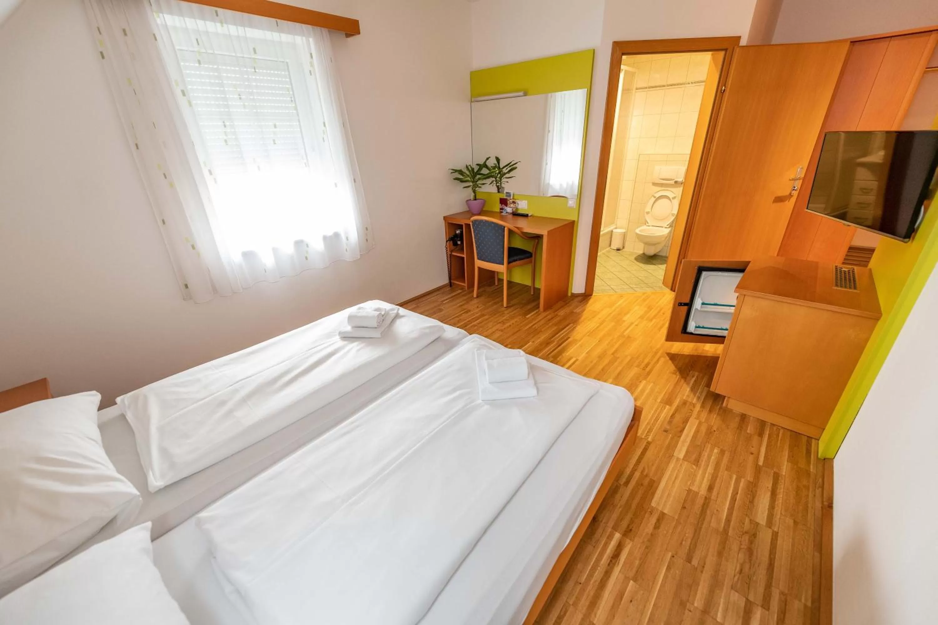 TV and multimedia, Bed in Hotel Restaurant Meyer