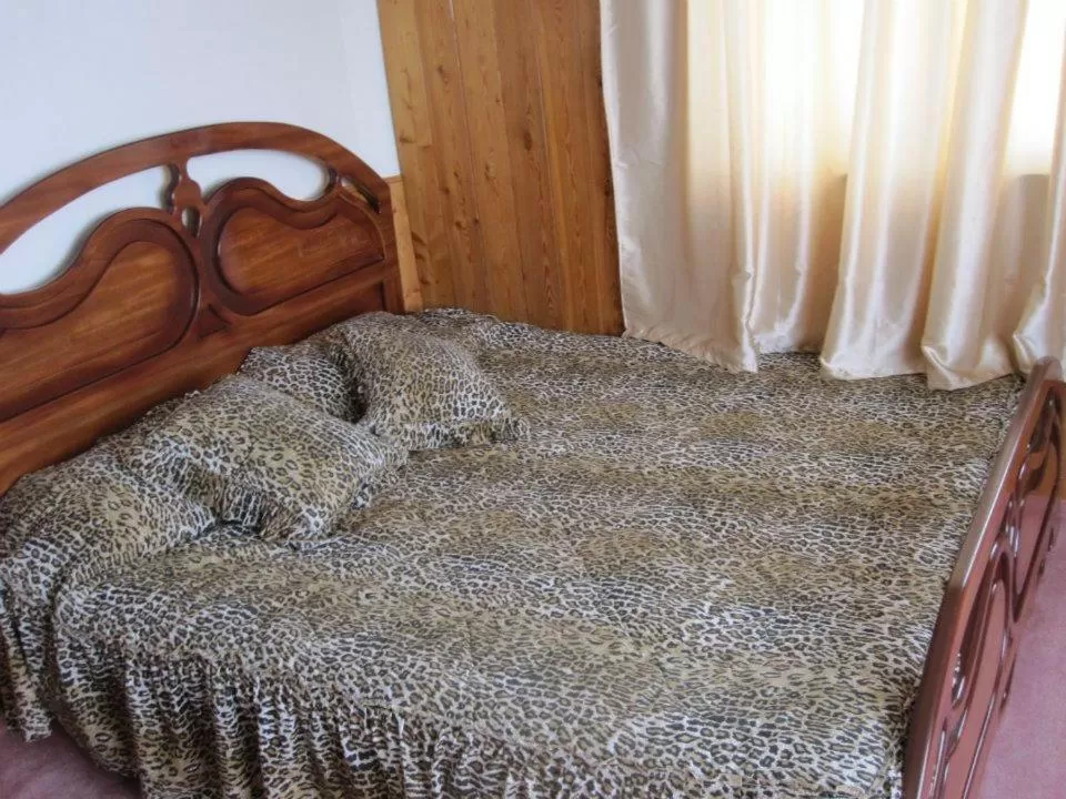 Bedroom, Bed in Hotel L'Aiglon