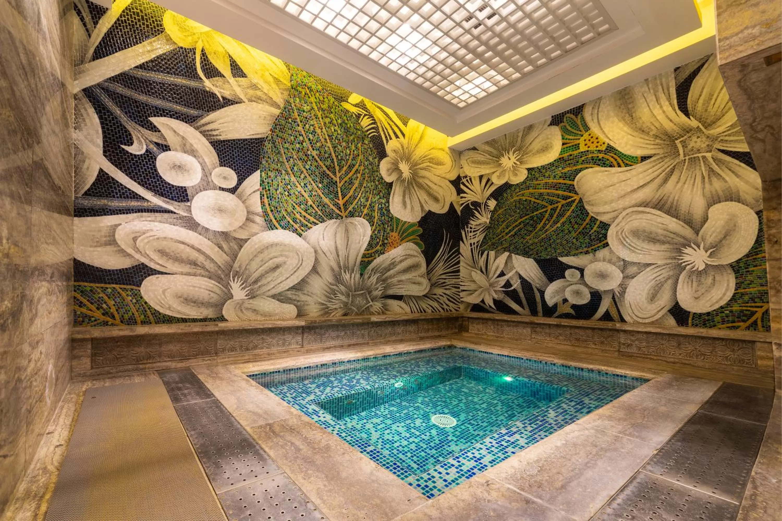 Sauna in The Lapis Hotel