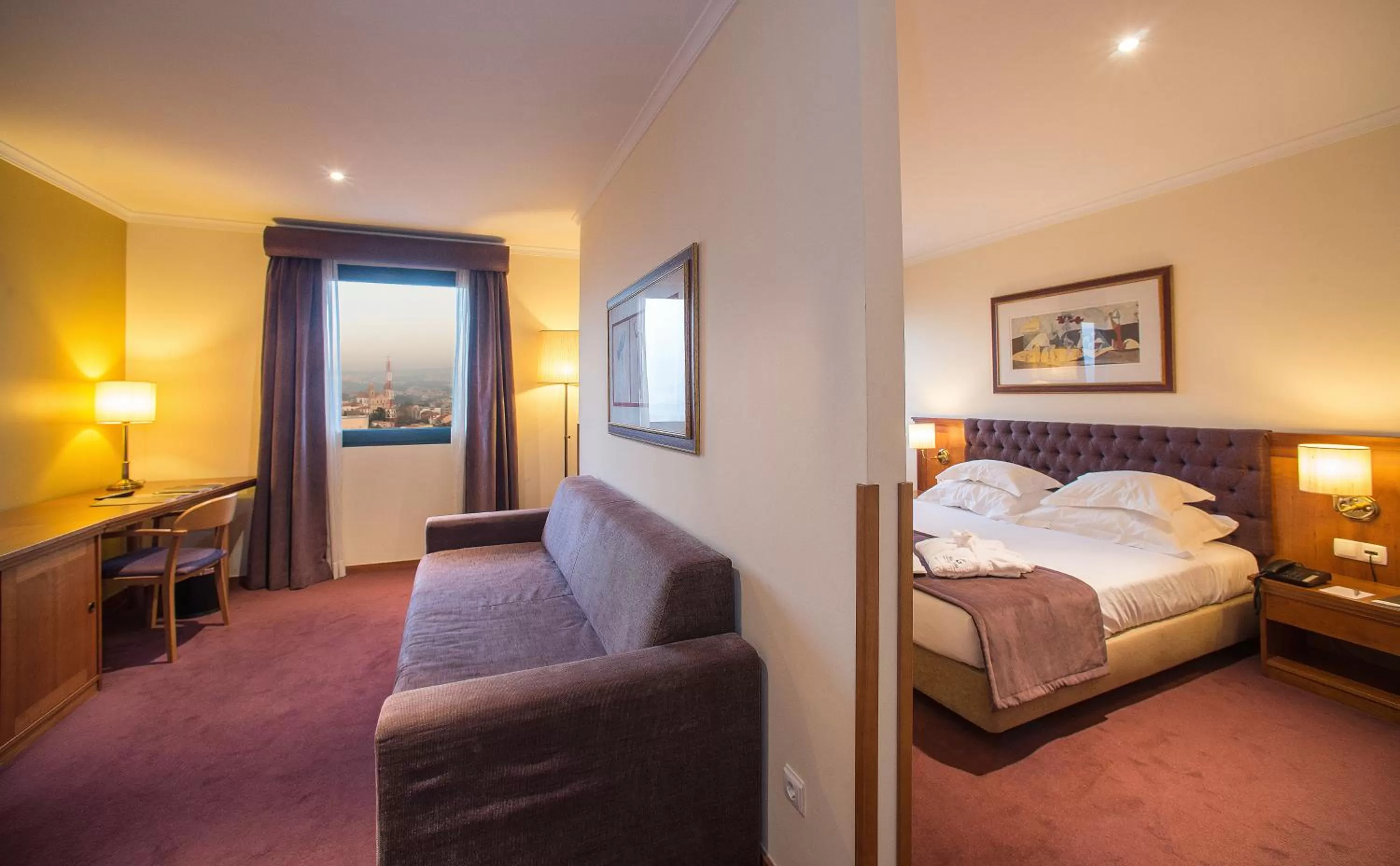 Photo of the whole room, Bed in Vila Gale Porto - Centro