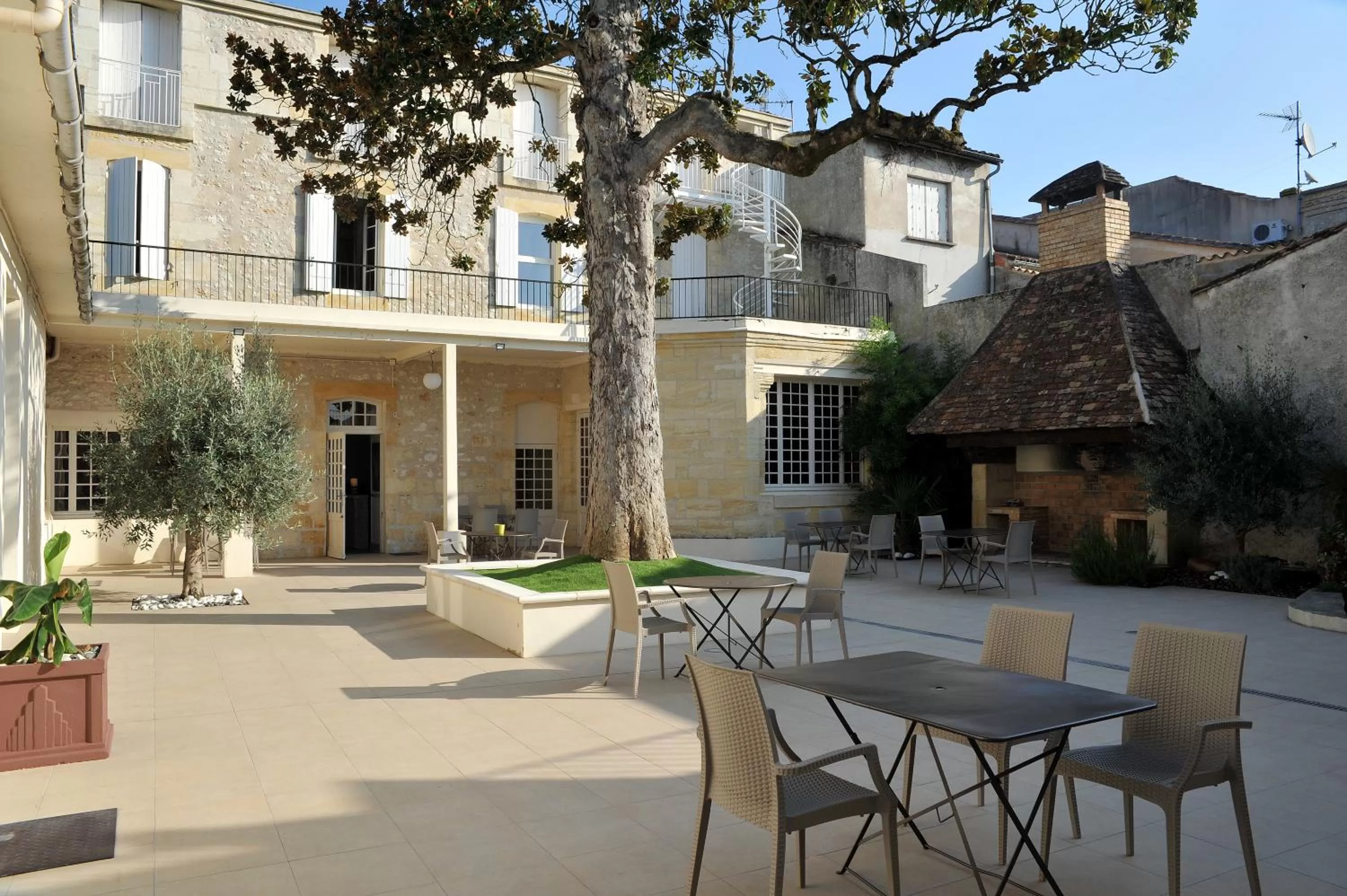 Patio in Grand Hôtel