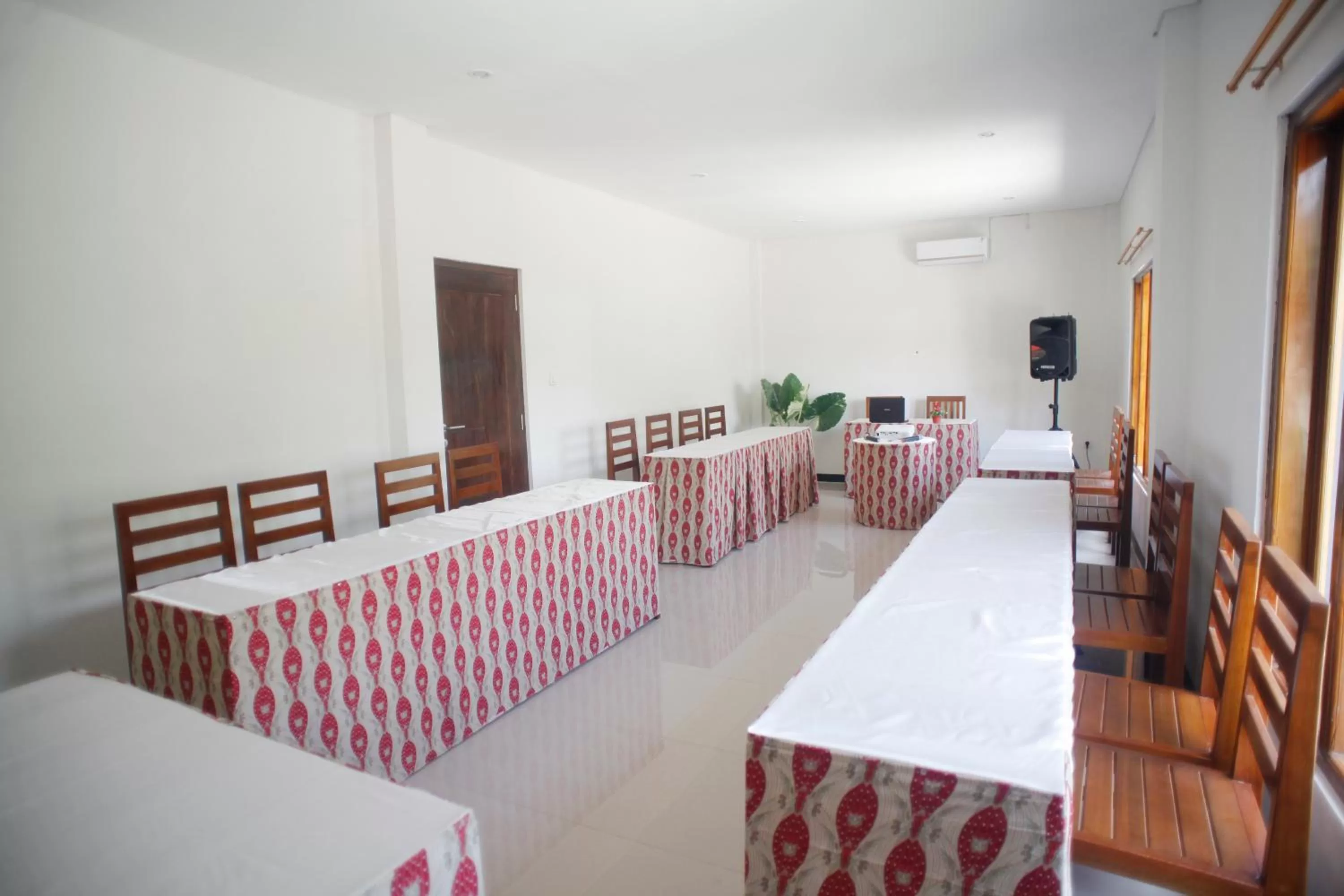 Business facilities in Pavilla Labuan Bajo