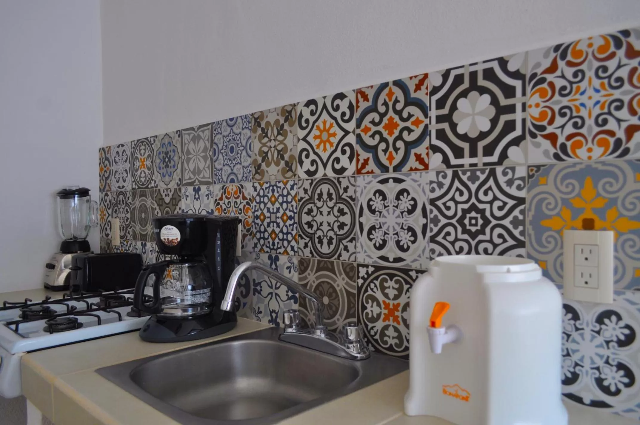 Coffee/tea facilities in Petit Hotel Pilitas