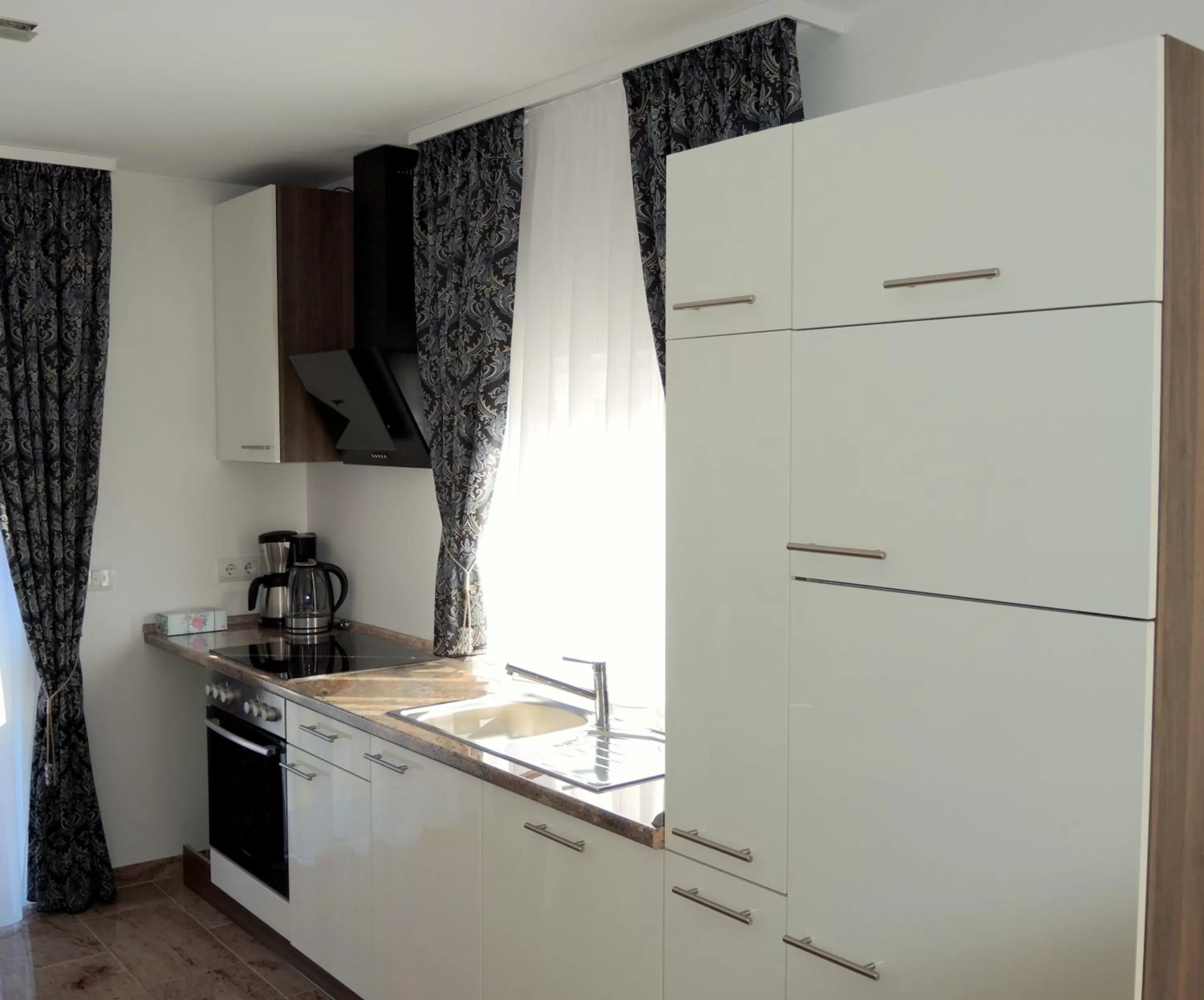 Kitchen or kitchenette, Kitchen/Kitchenette in Merkel Villa Apartamente