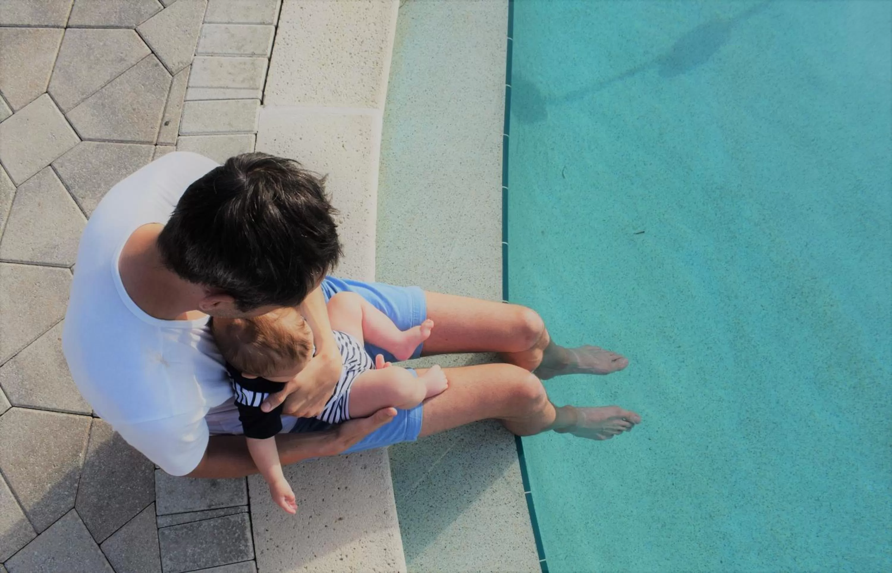 Swimming pool in Cove Inn on Naples Bay