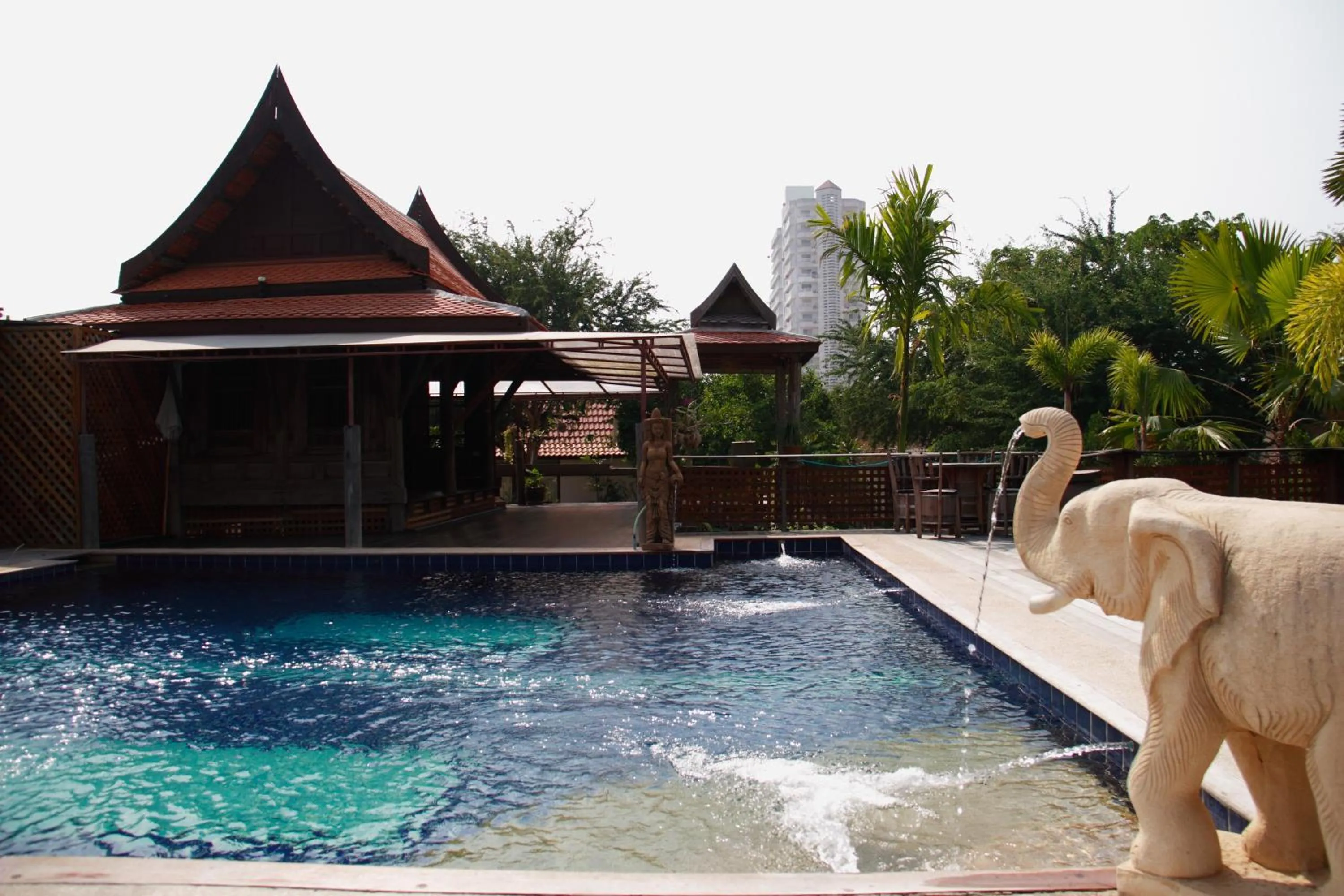 Swimming pool in Inrawadee Resort