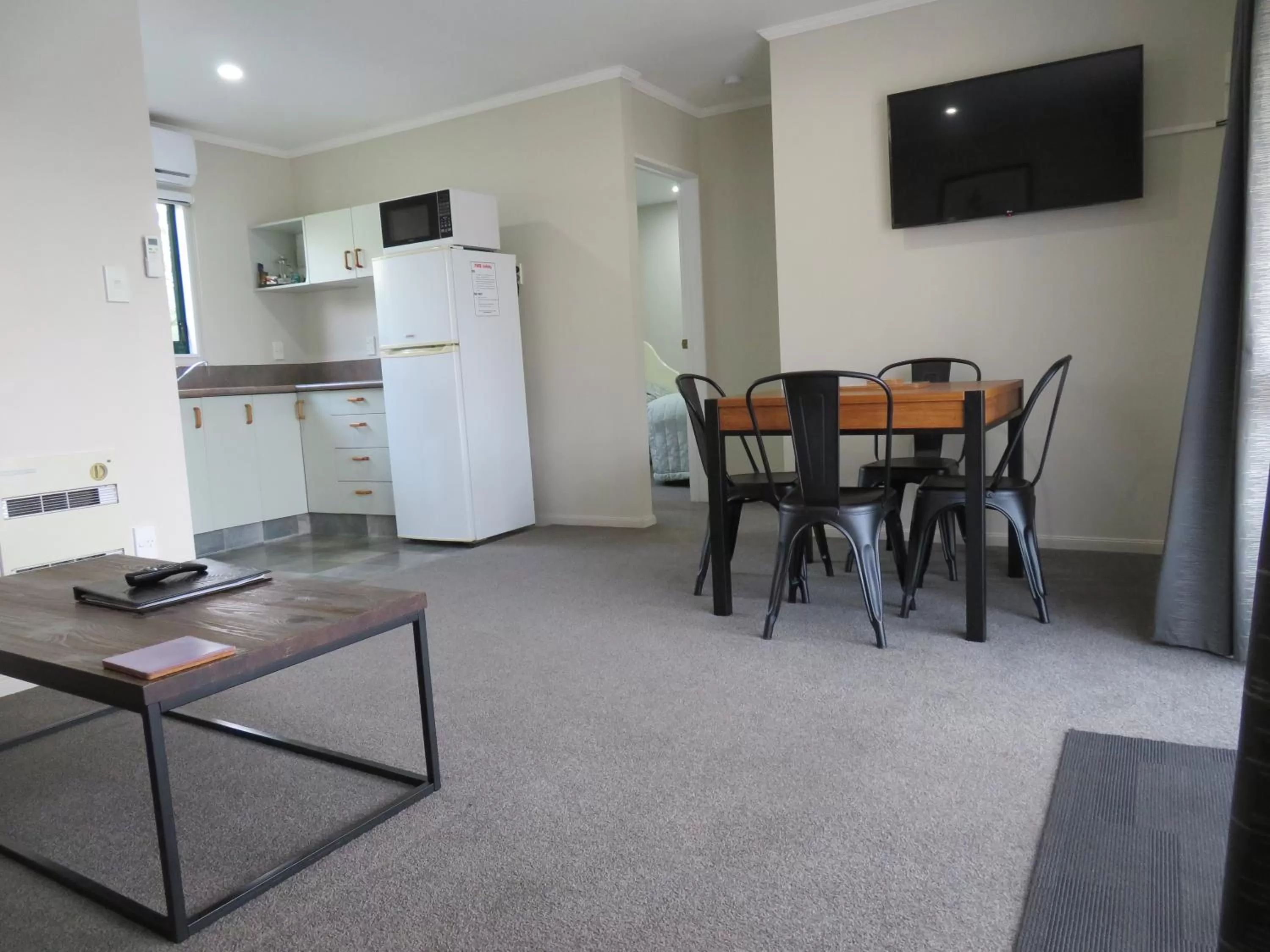 TV and multimedia in Commodore Court Motel