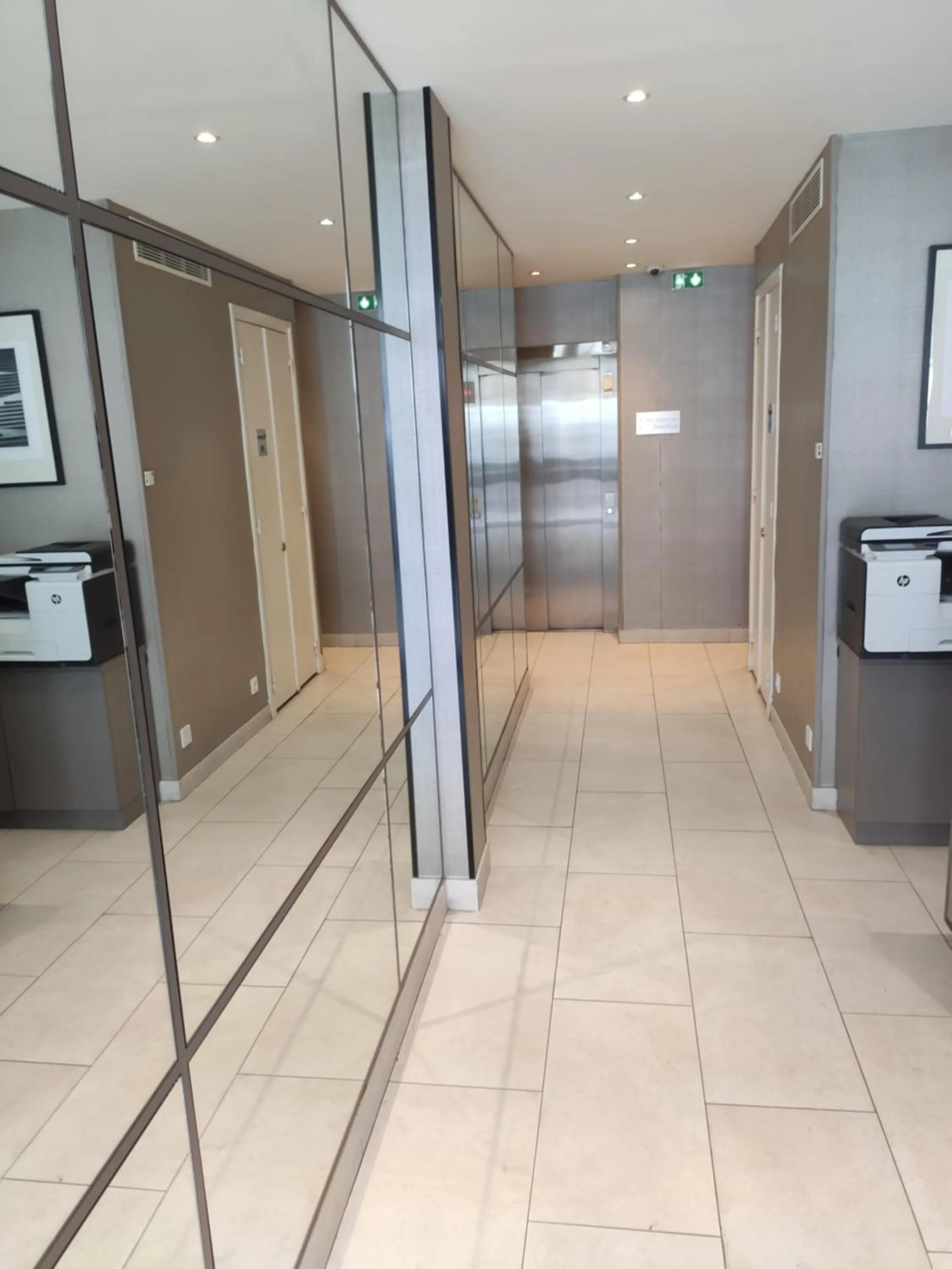 Lobby or reception in Hôtel Le Relais Saint Charles