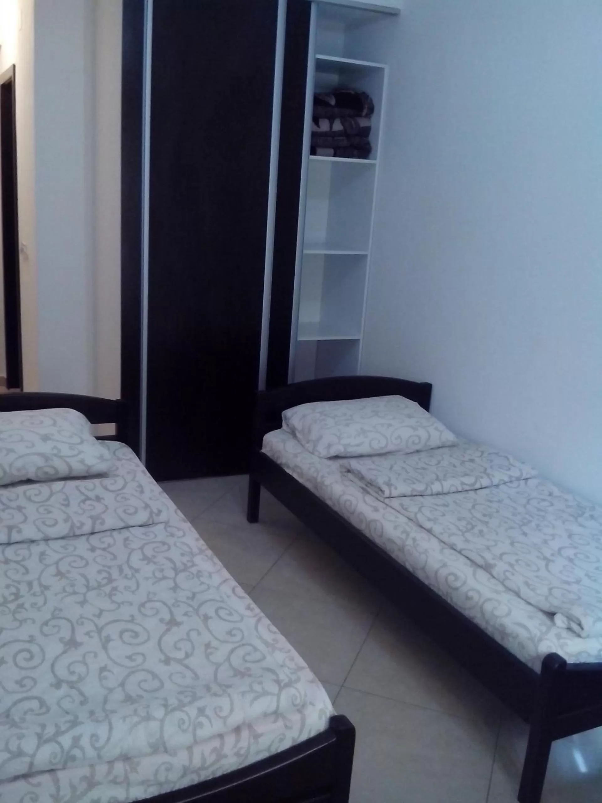 Photo of the whole room, Room Photo in Art B